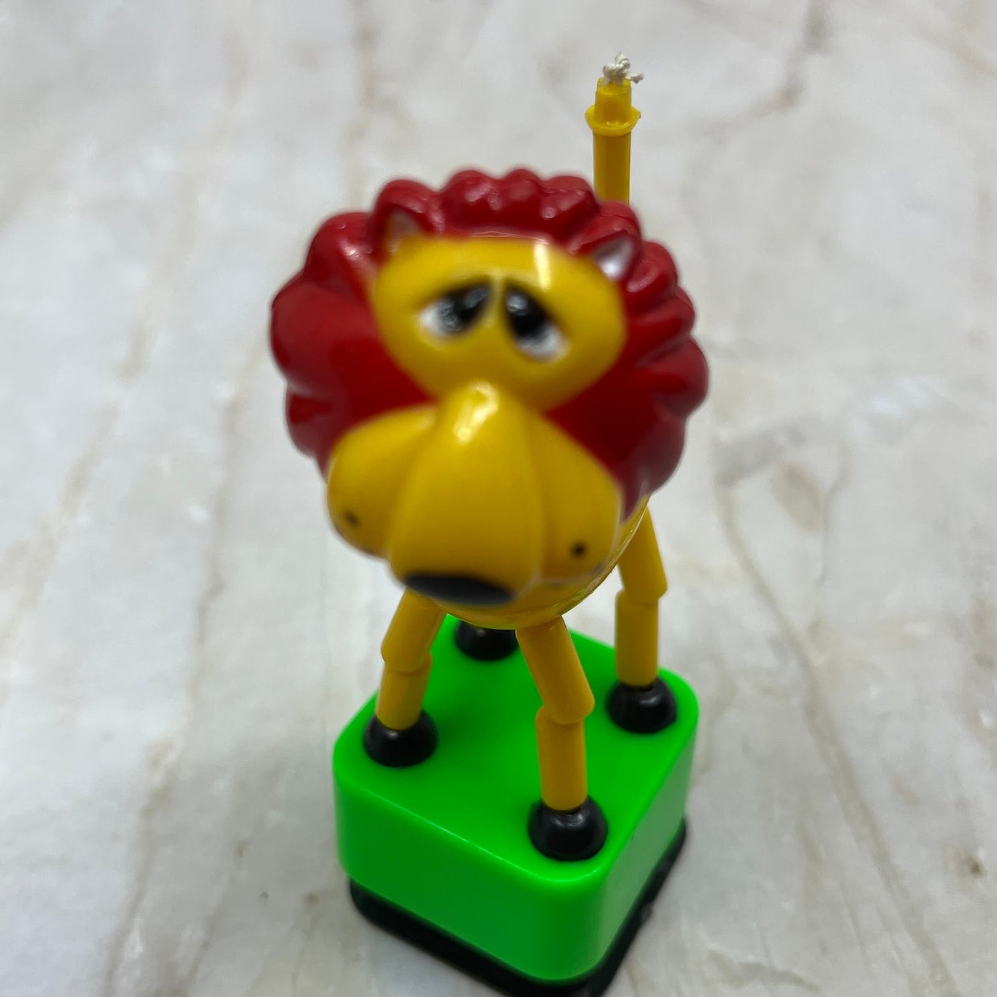 MODERN TOYS Plastic Push Thumb Puppet LION British Design TE5-S2