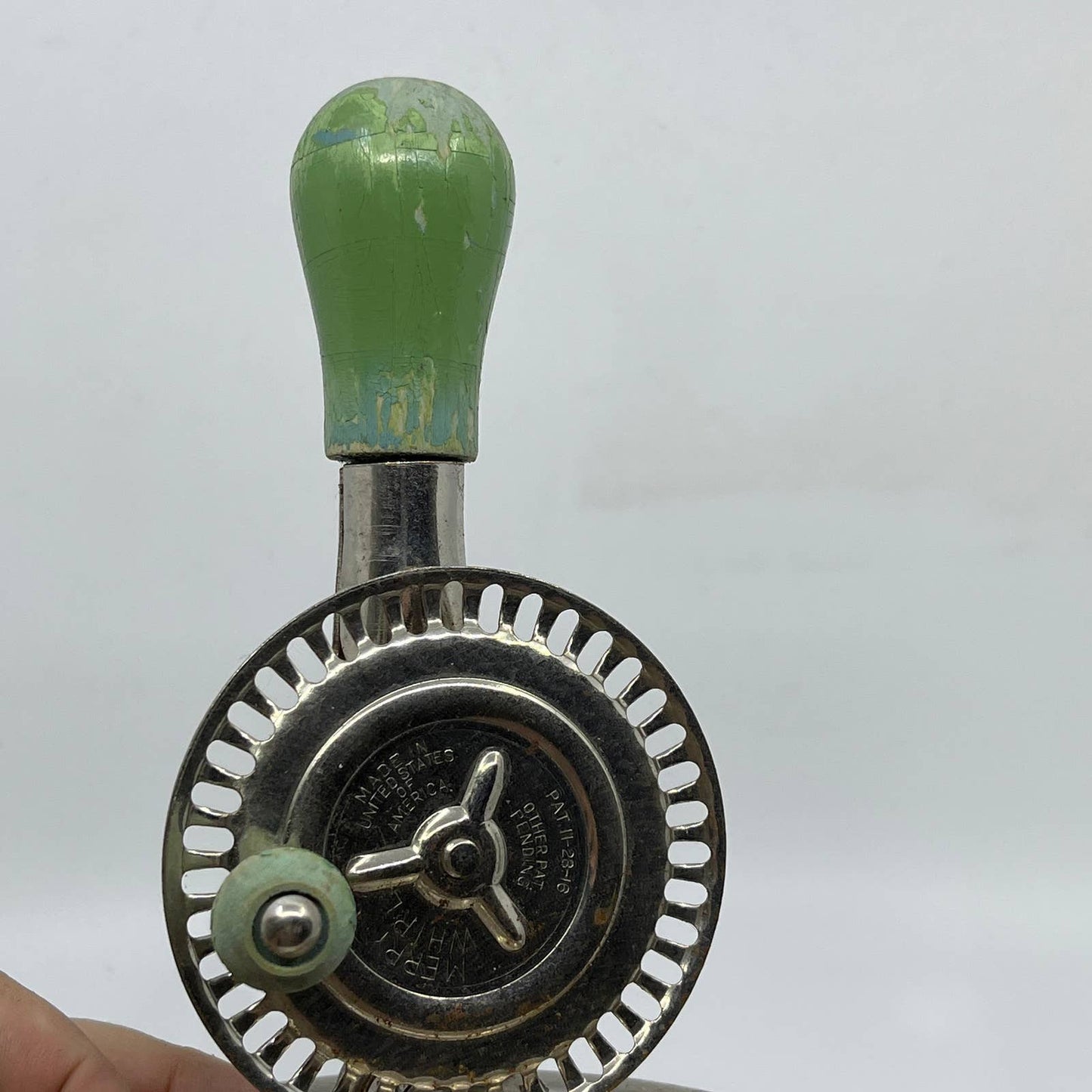 1920s Merry Whirl Manual Hand Mixer with Splash Guard Green Wood Handle TI2