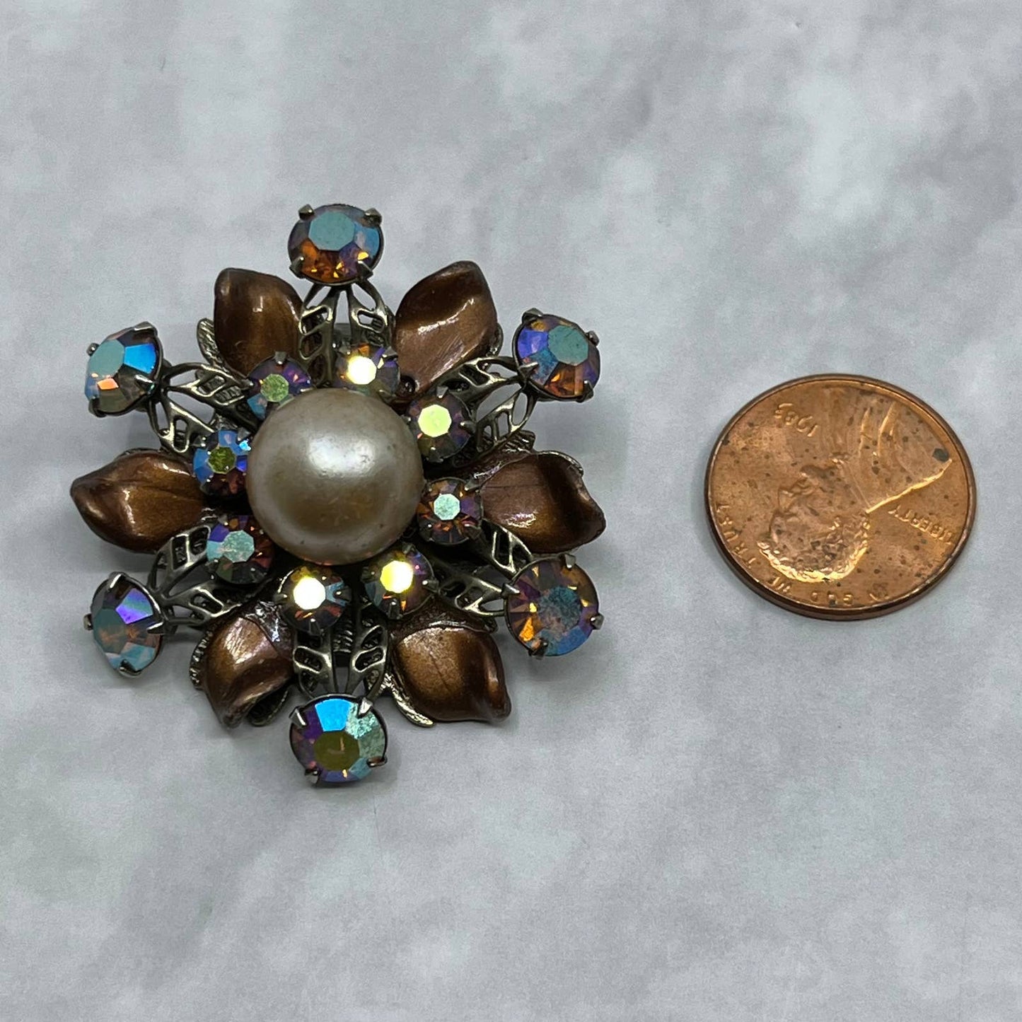 Vintage Enamel & Rhinestone Starburst Clip On Brooch Faux Pearl Accent SE6