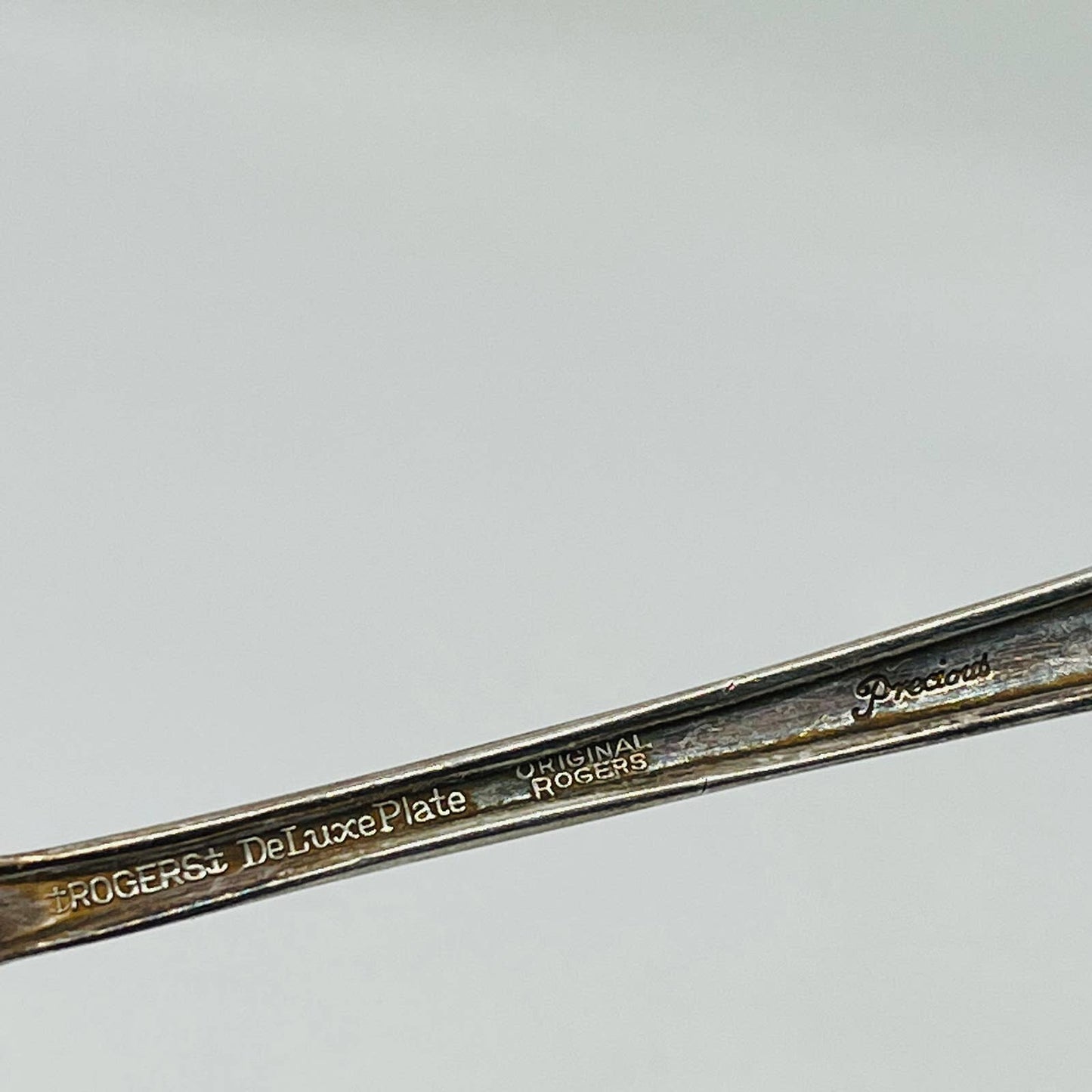 Rogers DeLuxe Plate Precious Teaspoon SB7-9