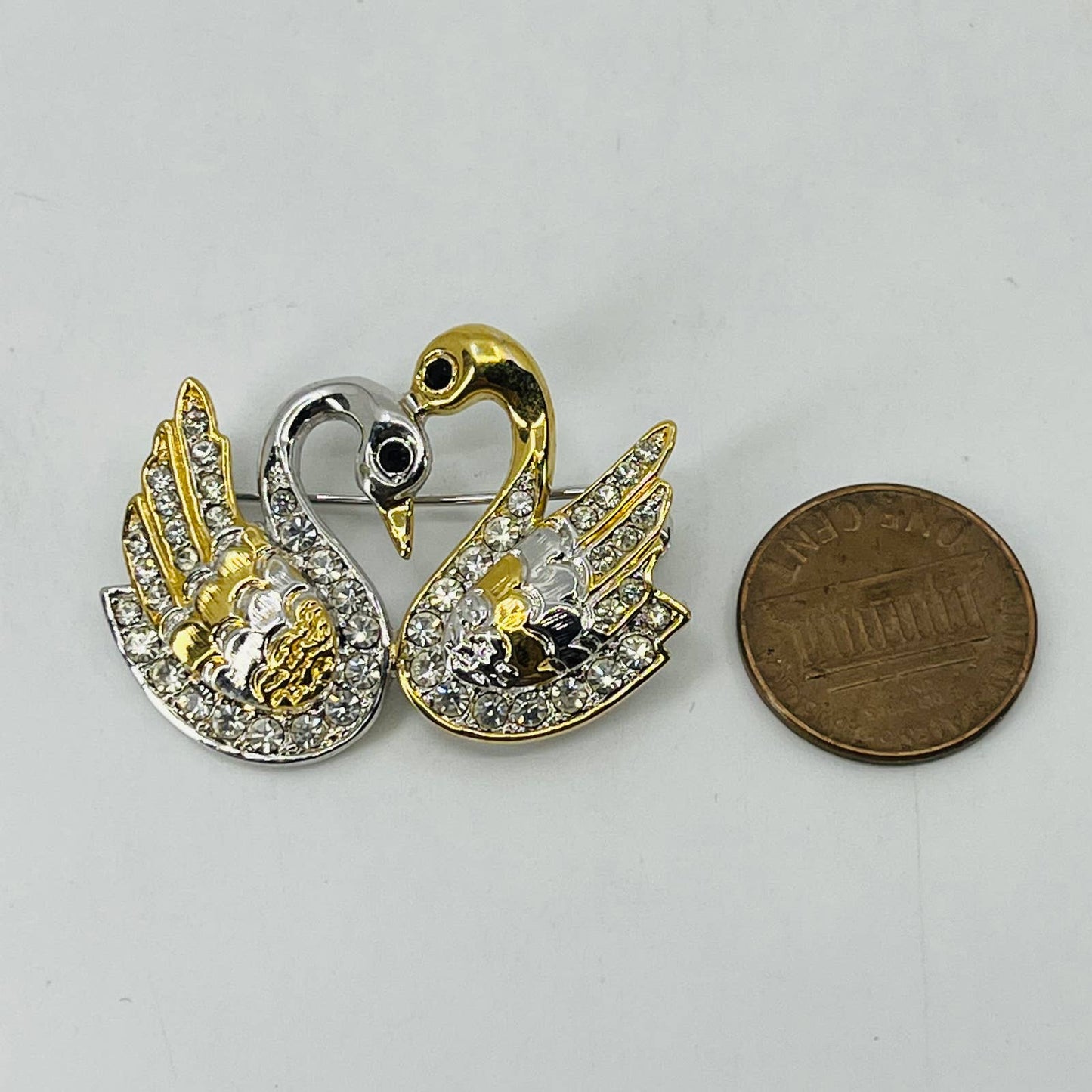 Vintage Swans Gold Tone Sparkling Rhinestone Brooch Pin SB7