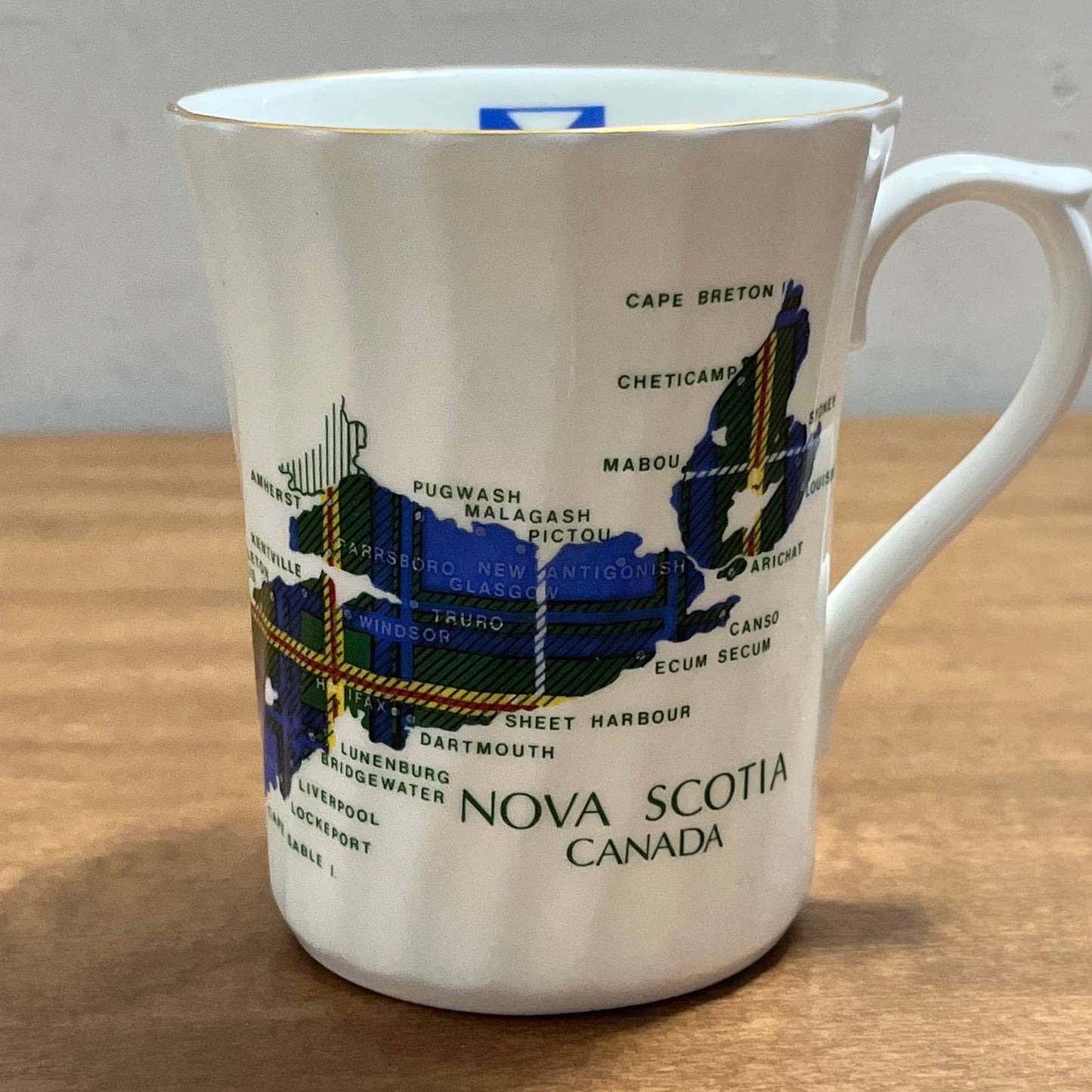 Vintage Crown Warwick Nova Scotia Canada Tartan Souvenir Tea Coffee Cup Mug TA3