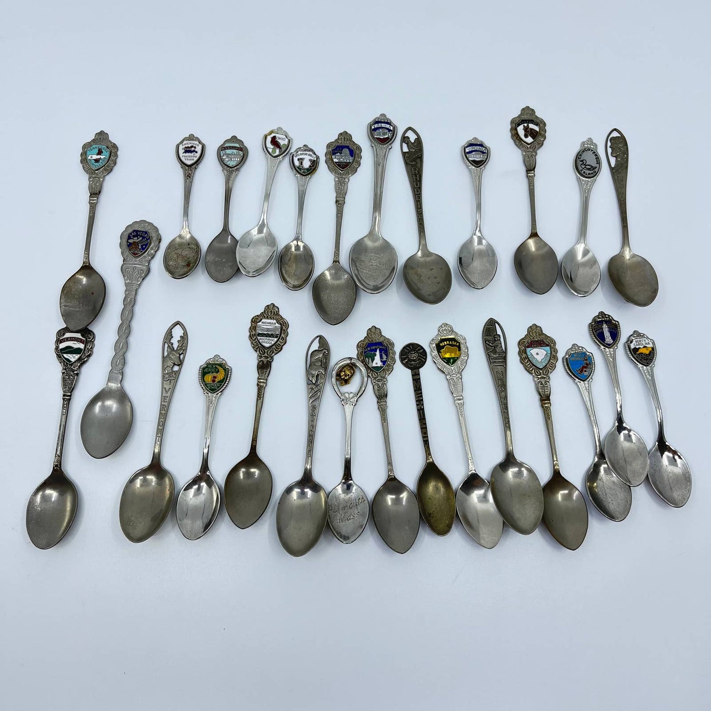 Huge Lot of 28 Vintage Souvenir Spoons TE1