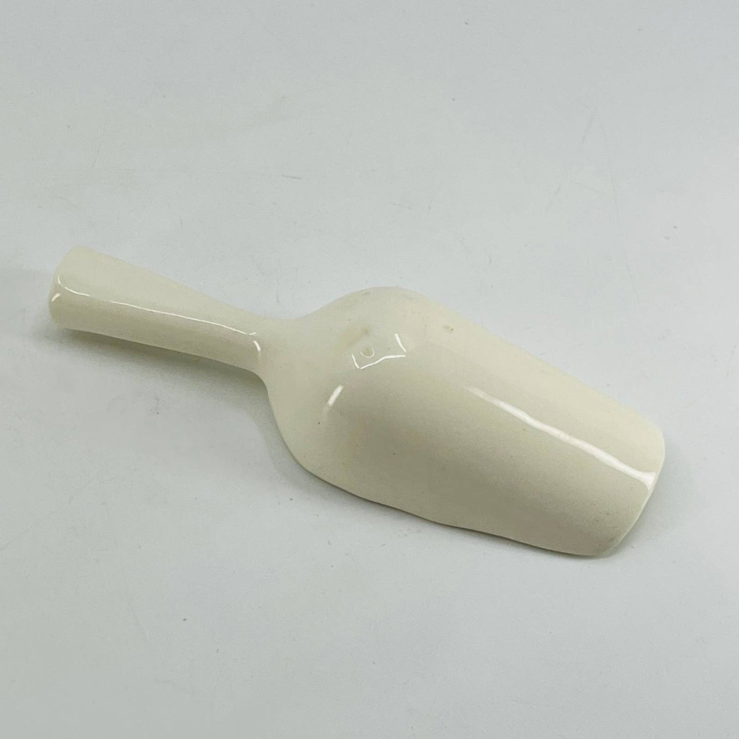 Vintage Miniature Ceramic Grain Scoop 3 1/2” SA9