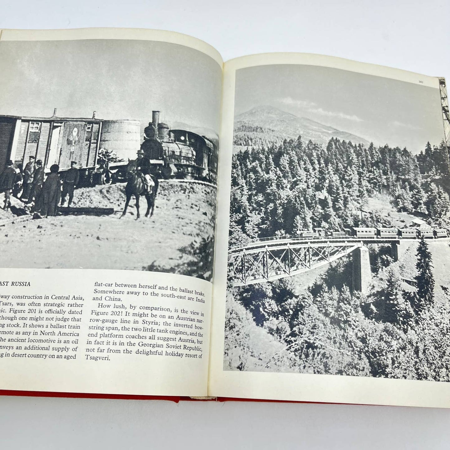 The Pictorial Encyclopedia of Railways By Hamilton Ellis H/C D/J TF9