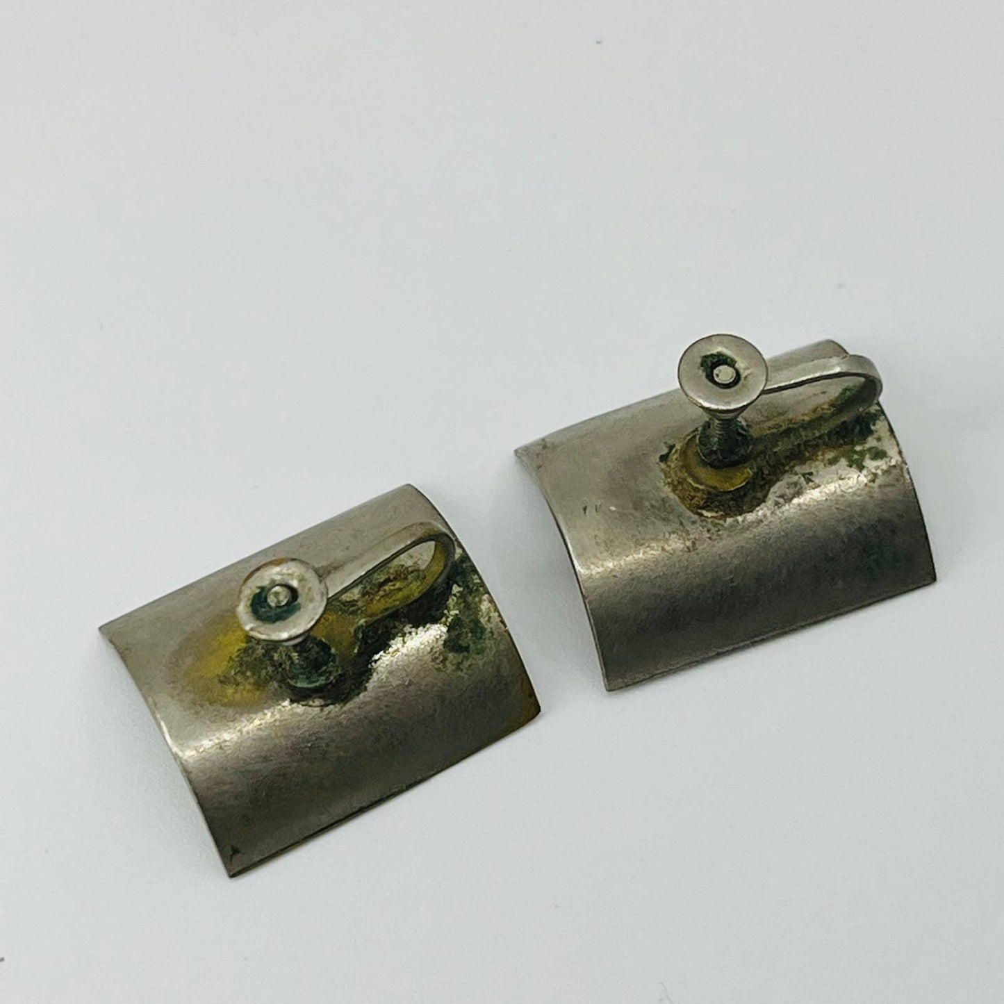 Vintage Art Deco Silver Tone Curved Shield Clip Earrings SB2