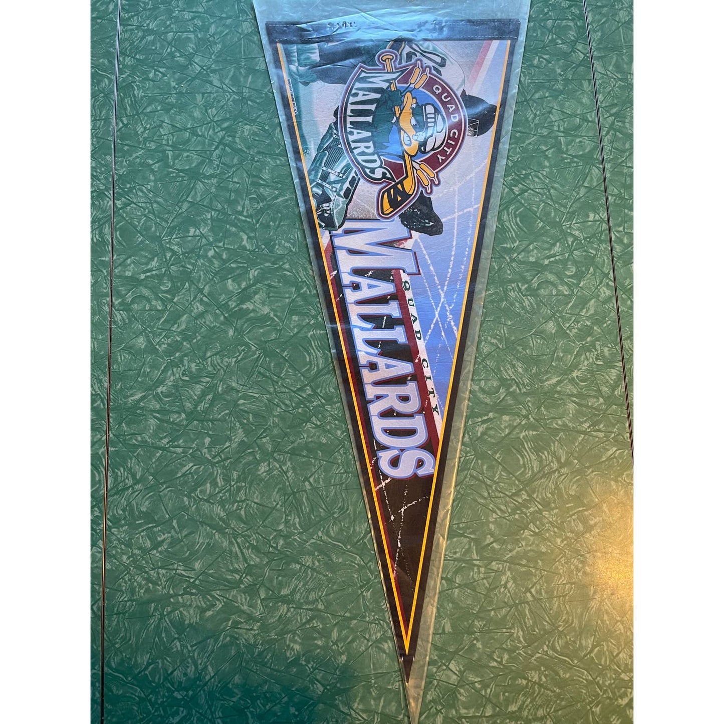 Vintage Defunct Minor League Quad City Mallards Hockey Team Souvenir Pennant