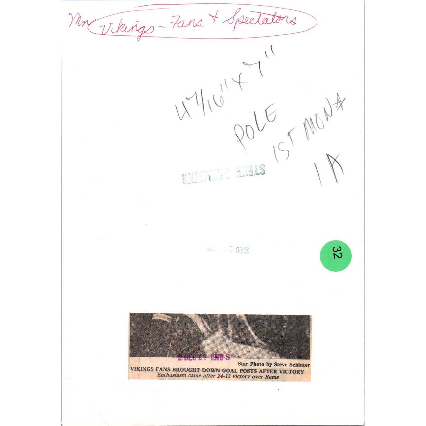 1976 Press Photo Football Minnesota Vikings Fans Bring Down Goalpost 7x9" TK2-FP