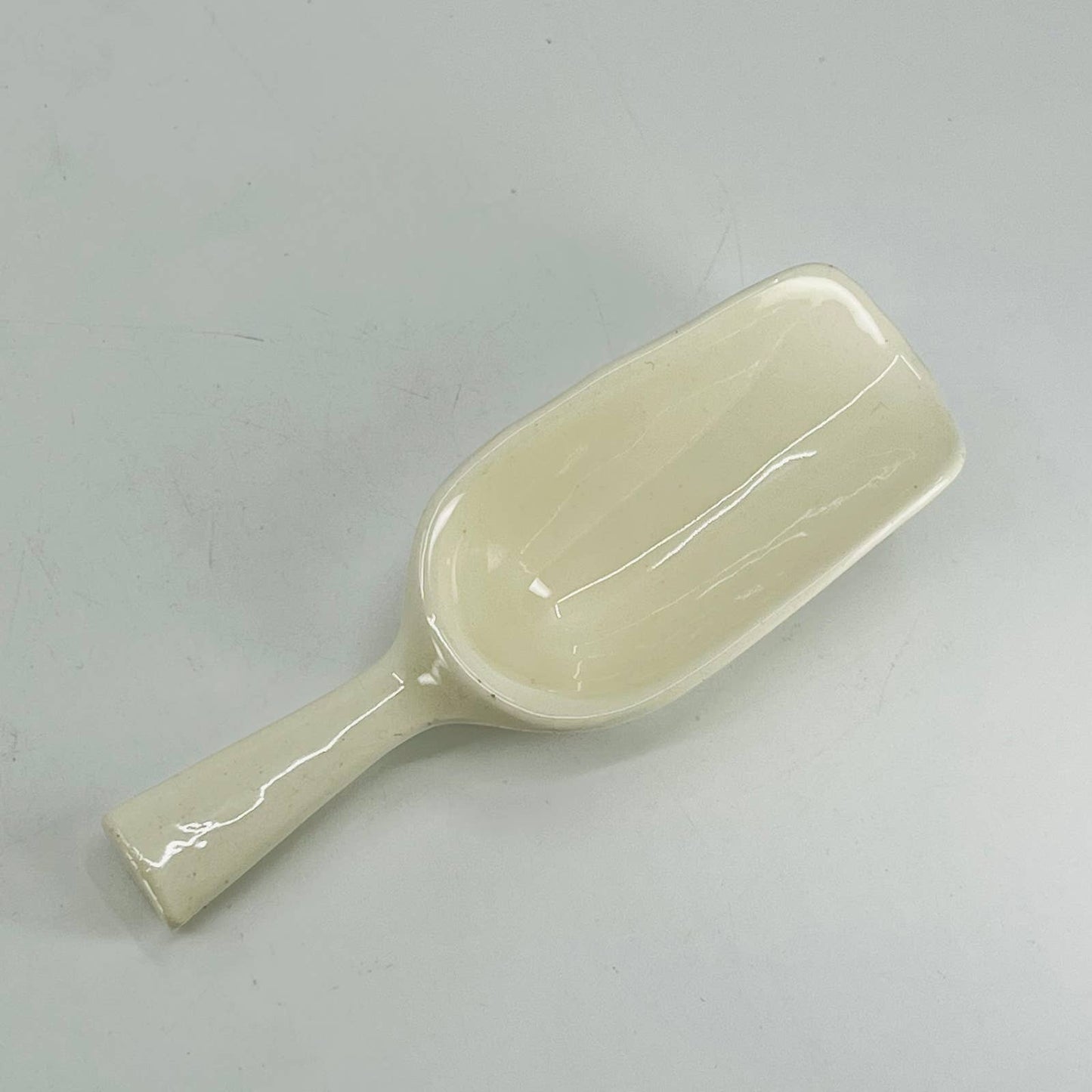 Vintage Miniature Ceramic Grain Scoop 3 1/2” SA9