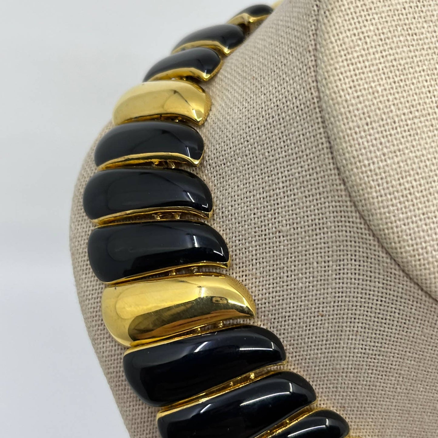Vintage 1980s Signed MONET Gold Tone Black Enamel Necklace Choker SD5