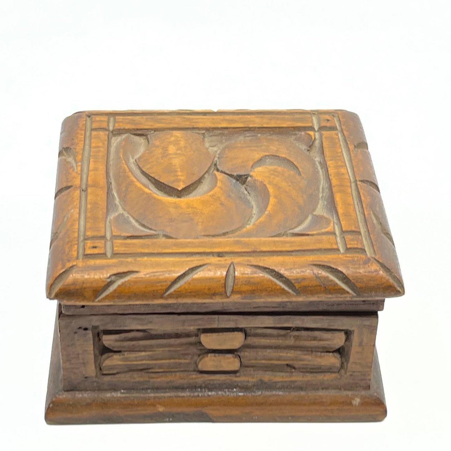 Hand Carved Wood Indonesian Trinket Jewelry Box 3.5 x 4 x 2 TF5
