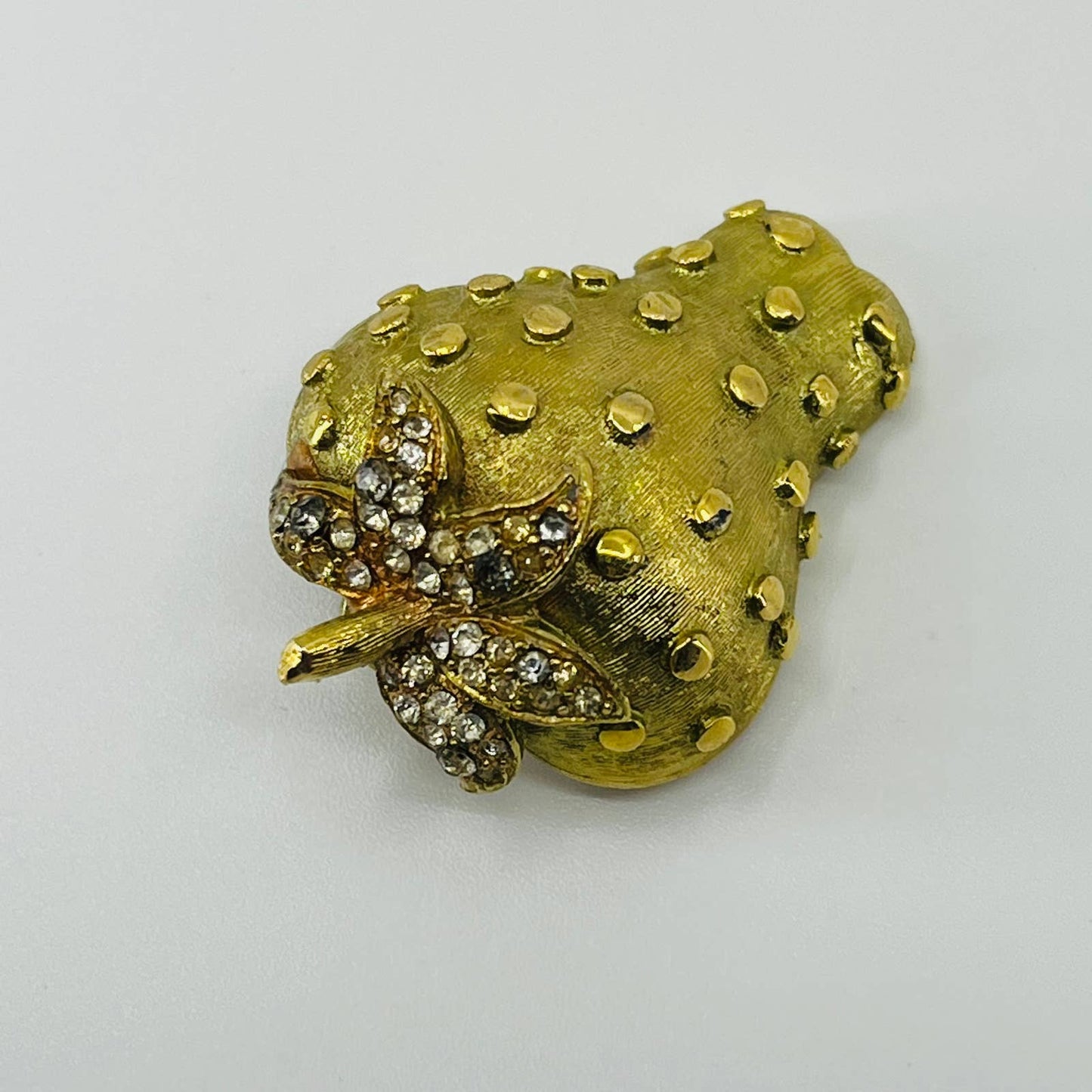 Vintage Textured Strawberry Rhinestone Gold Tone Brooch SB2