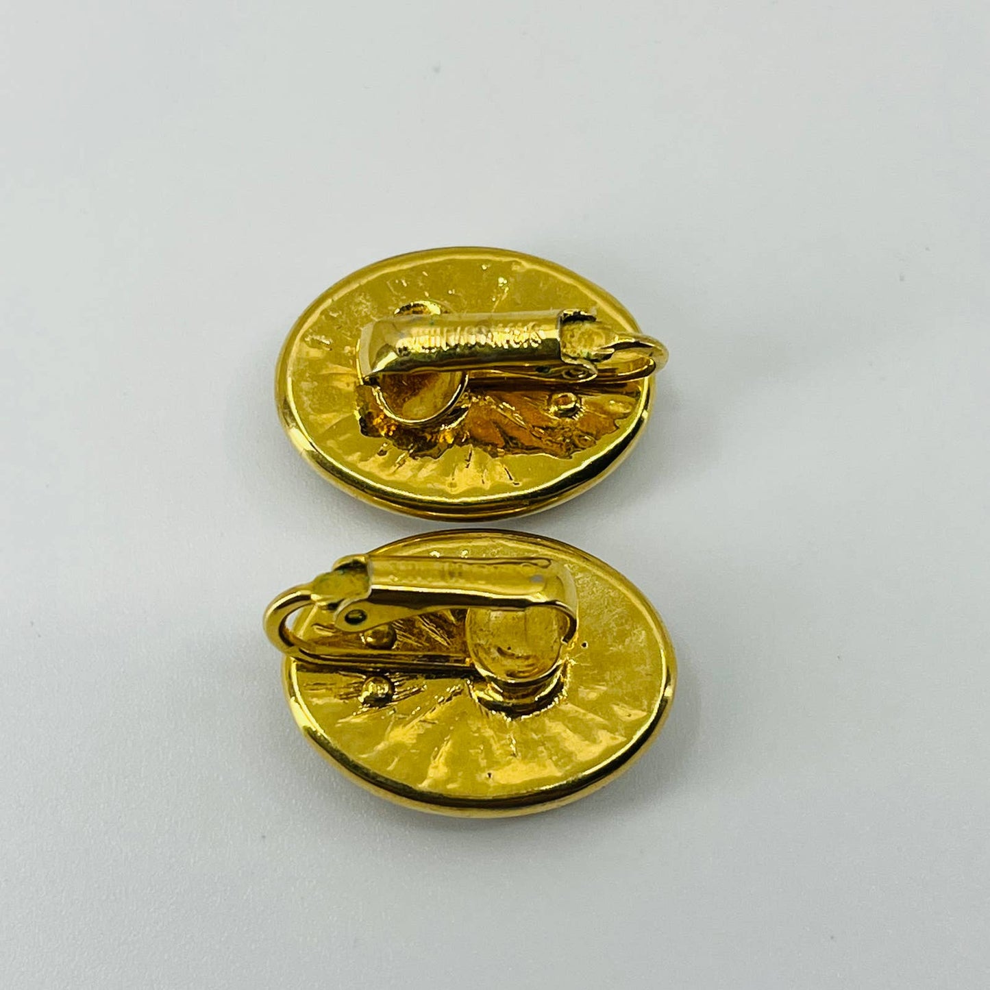 Vintage MCM Sarah Coventry Gold Tone and Black Enamel Clip Earrings SB2