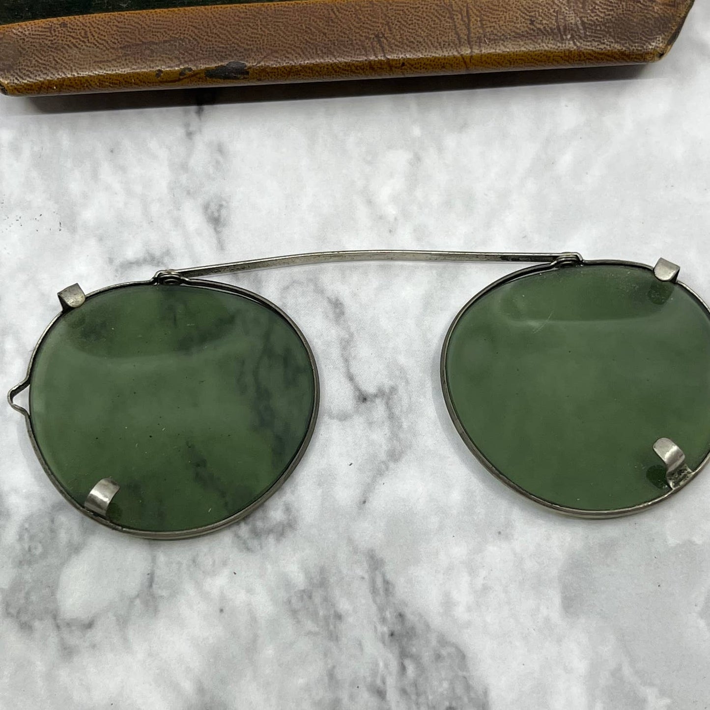 Vintage Aviator Silver Tone clip-on sunglasses frames 4.5 Across SE9