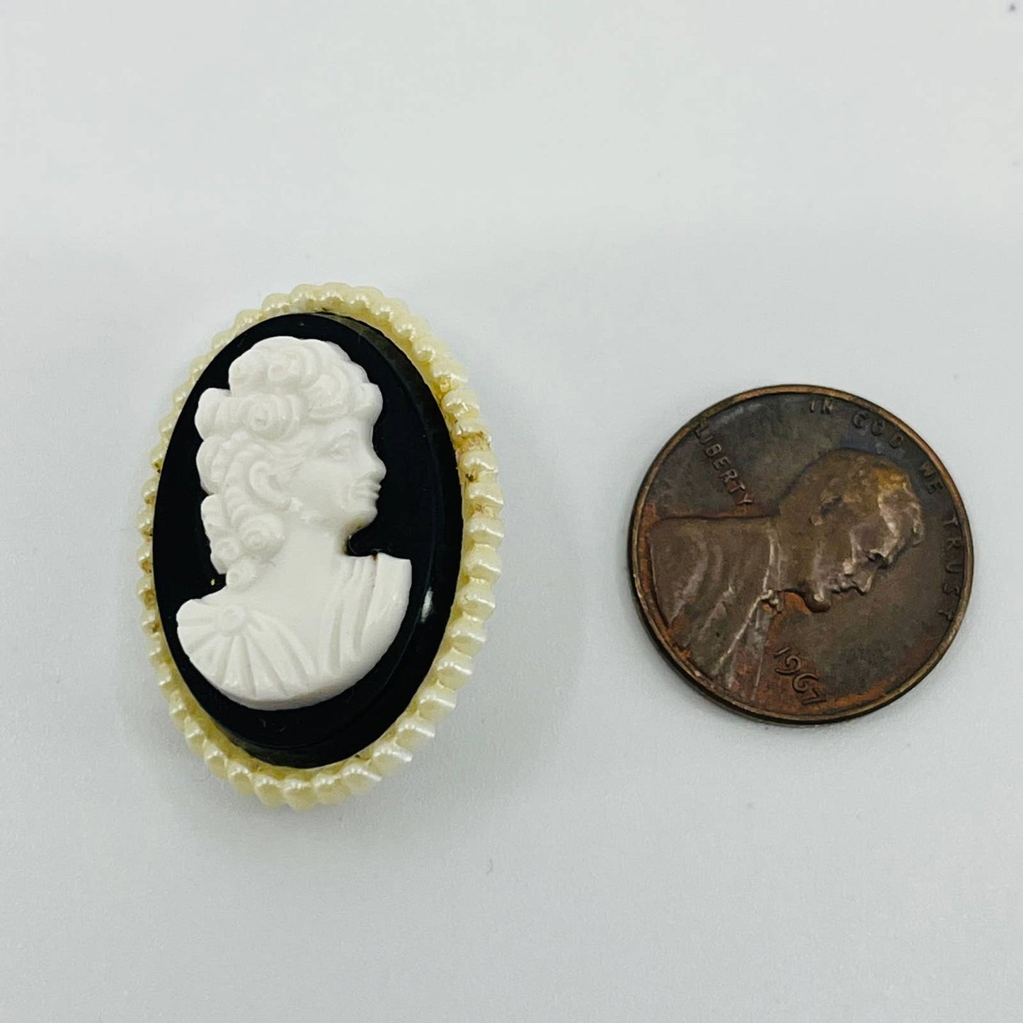 Vintage Celluloid Black and White Cameo Brooch SB2