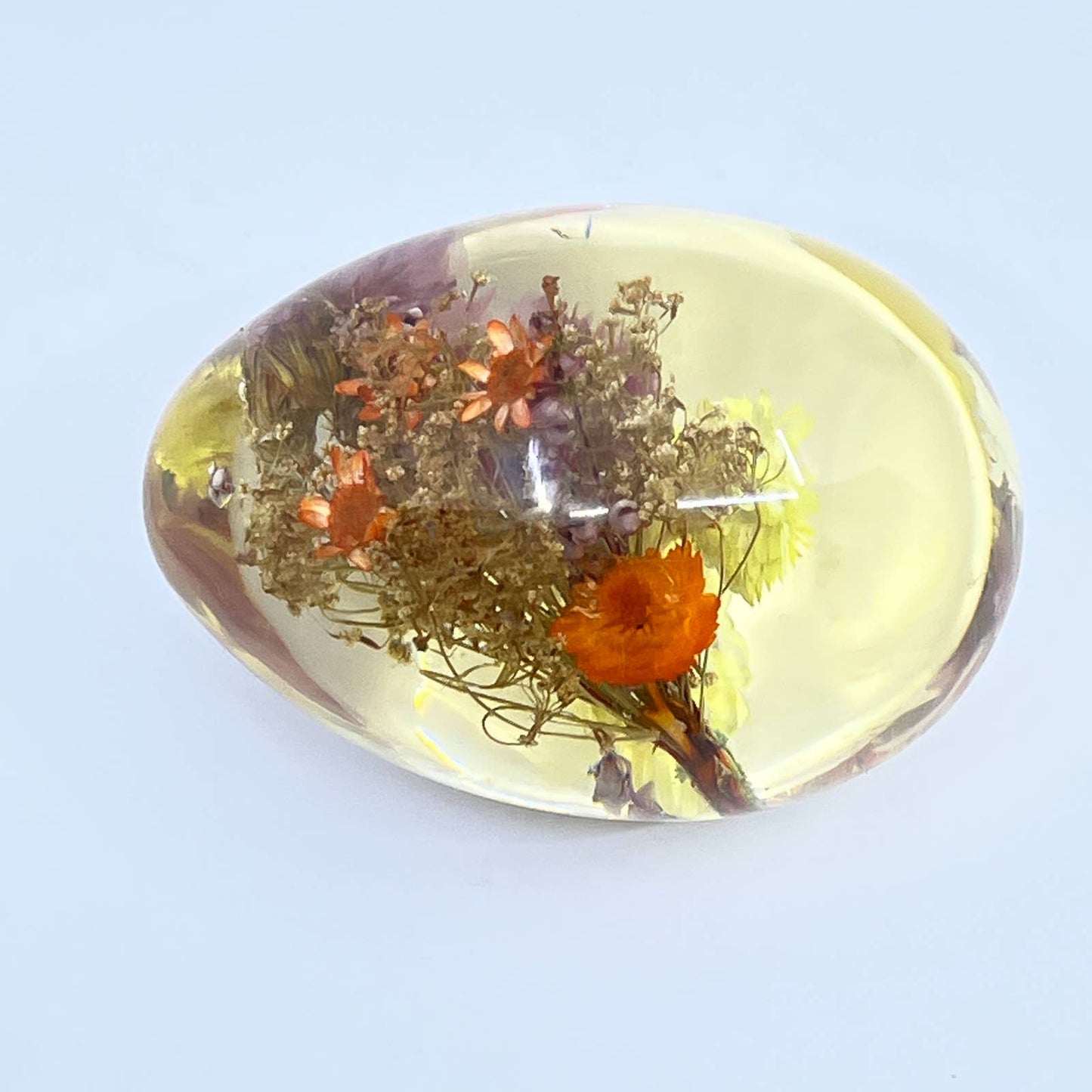 Vintage Lucite Egg Paperweight With Dried Wildflowers TF5