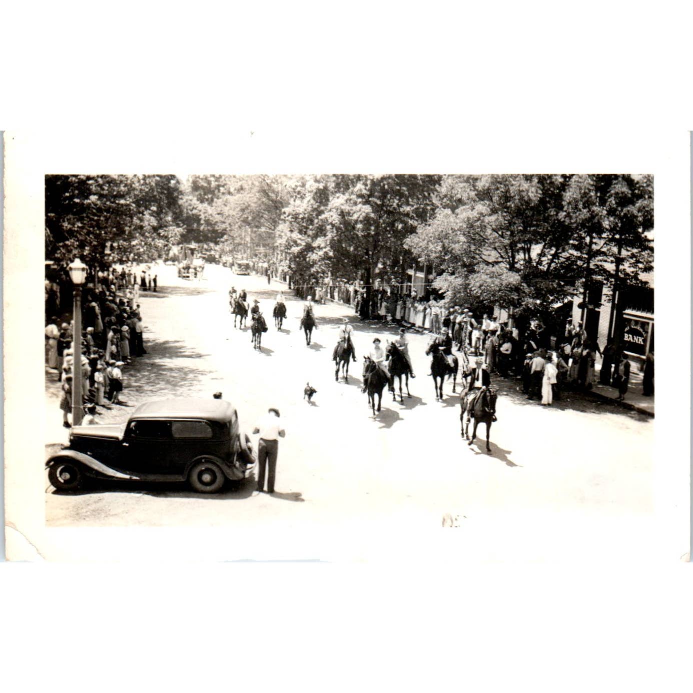 1930s Photograph Horses on Parade Ford Model B Rheinland 3x4.5" SE5