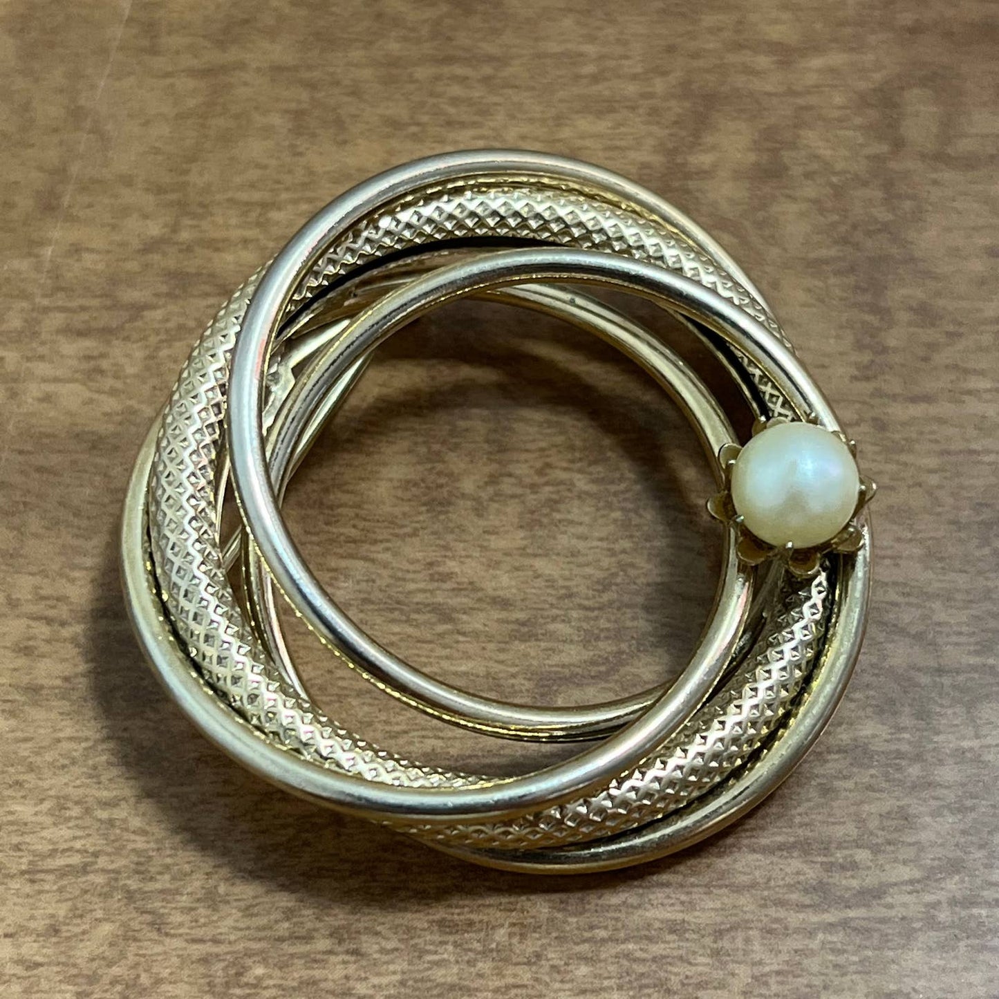 Vintage MCM Brooch Pin Gold Tone Rope Swirl Pearl Style SE1