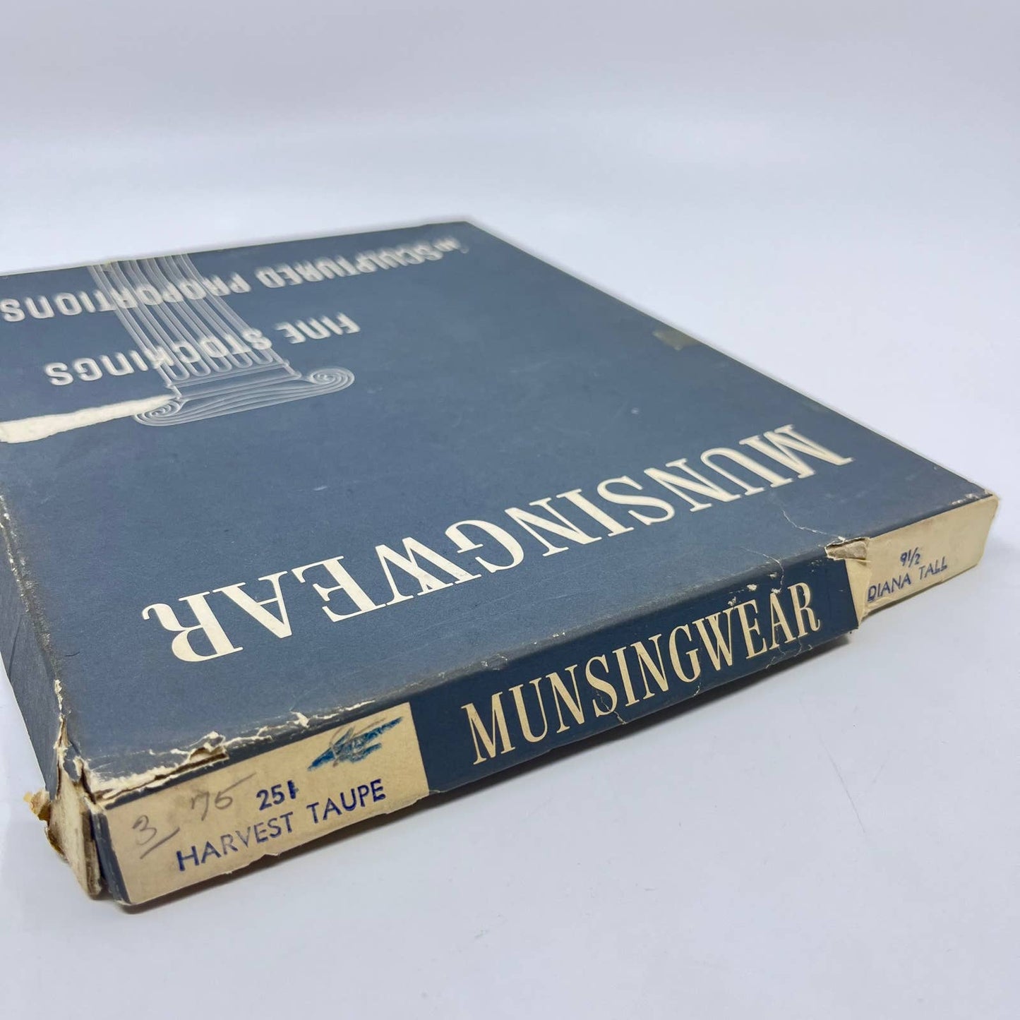 Vintage Munsingwear Fine Stockings in Sculptured Proportions BOX Only TF7