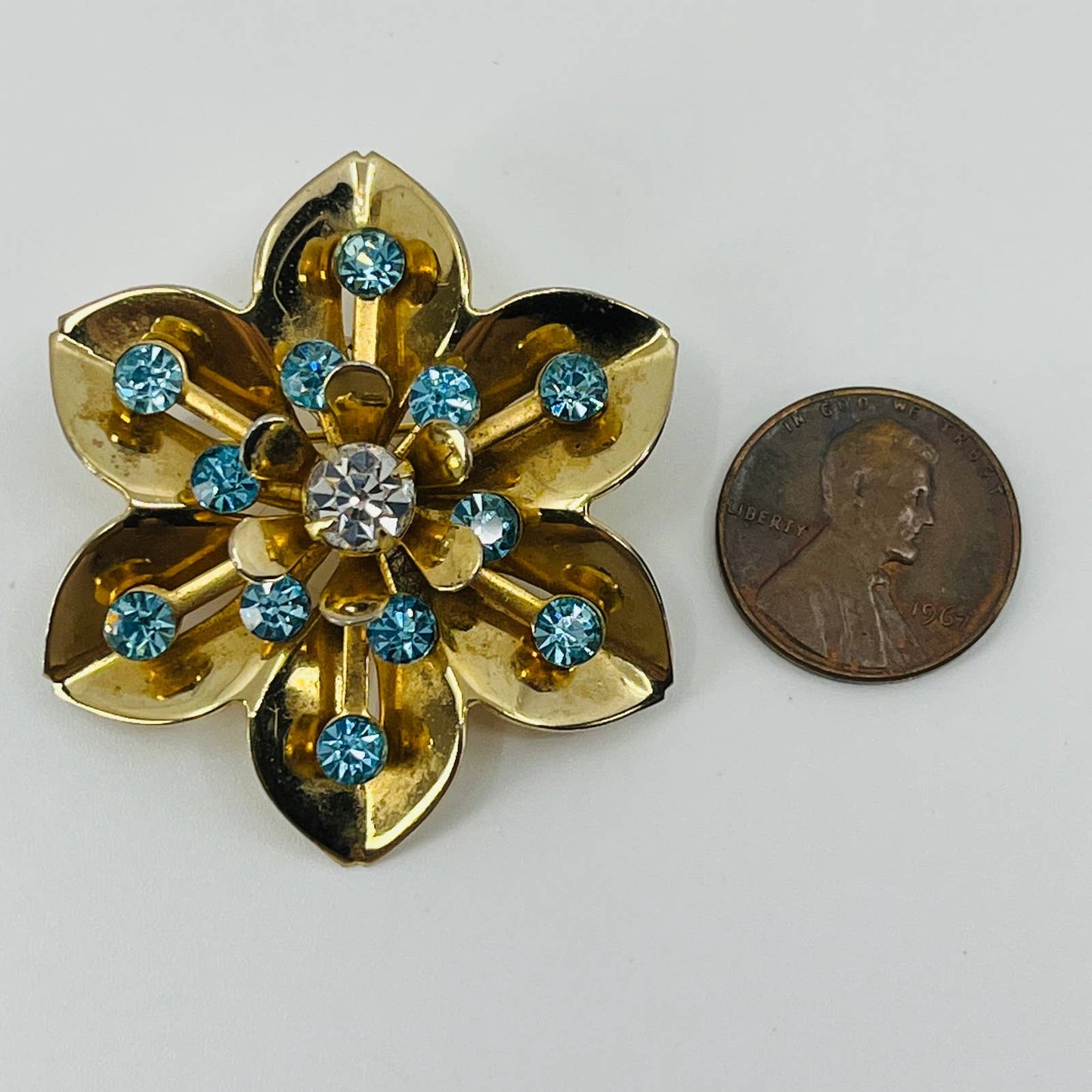1950s MCM Mod Atomic Flower Powder Blue Rhinestone Brooch Gold Tone SA6