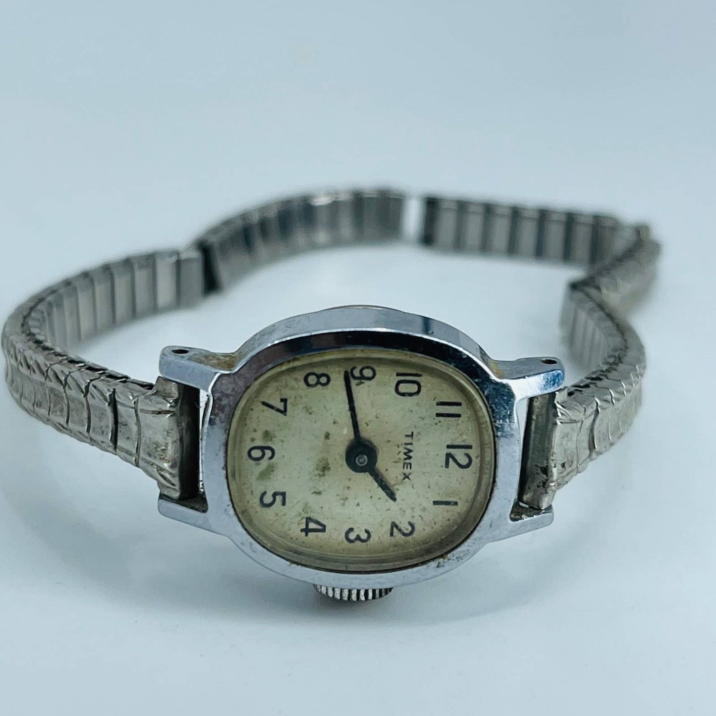 Vintage Silver Tone Timex Watch Metal Stretch Band SA9