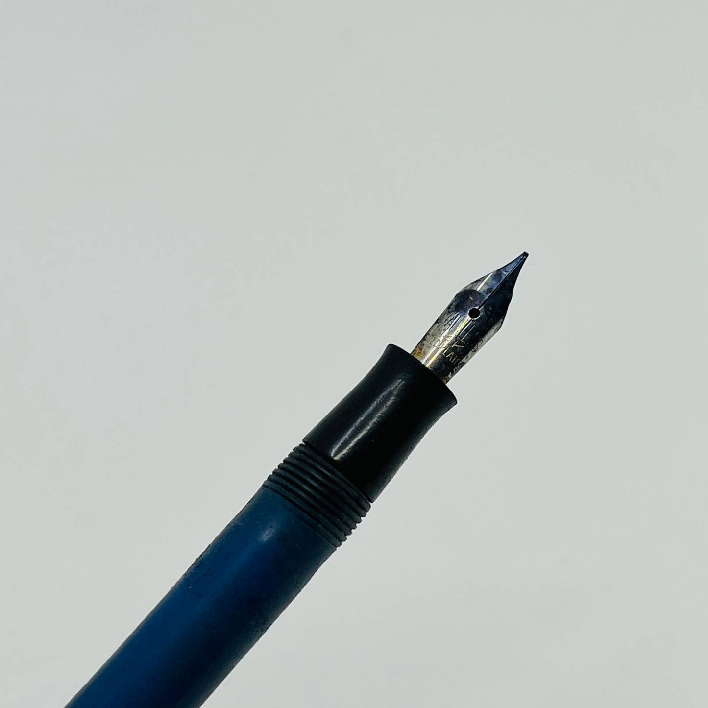 Vintage WEAREVER Blue & Brass Fountain Pen 14k Gold Nib SB9