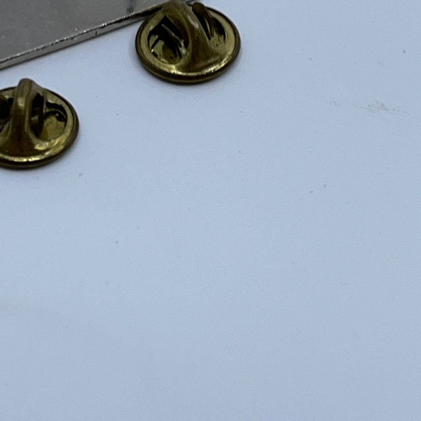 Vintage Silver Tone Pistol Master Bullseye Pinback Button SD8