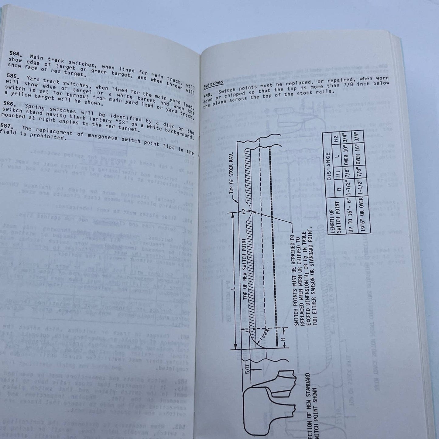 1986 Chicago & Northwestern Railroad Track Maintenance Handbook TG6