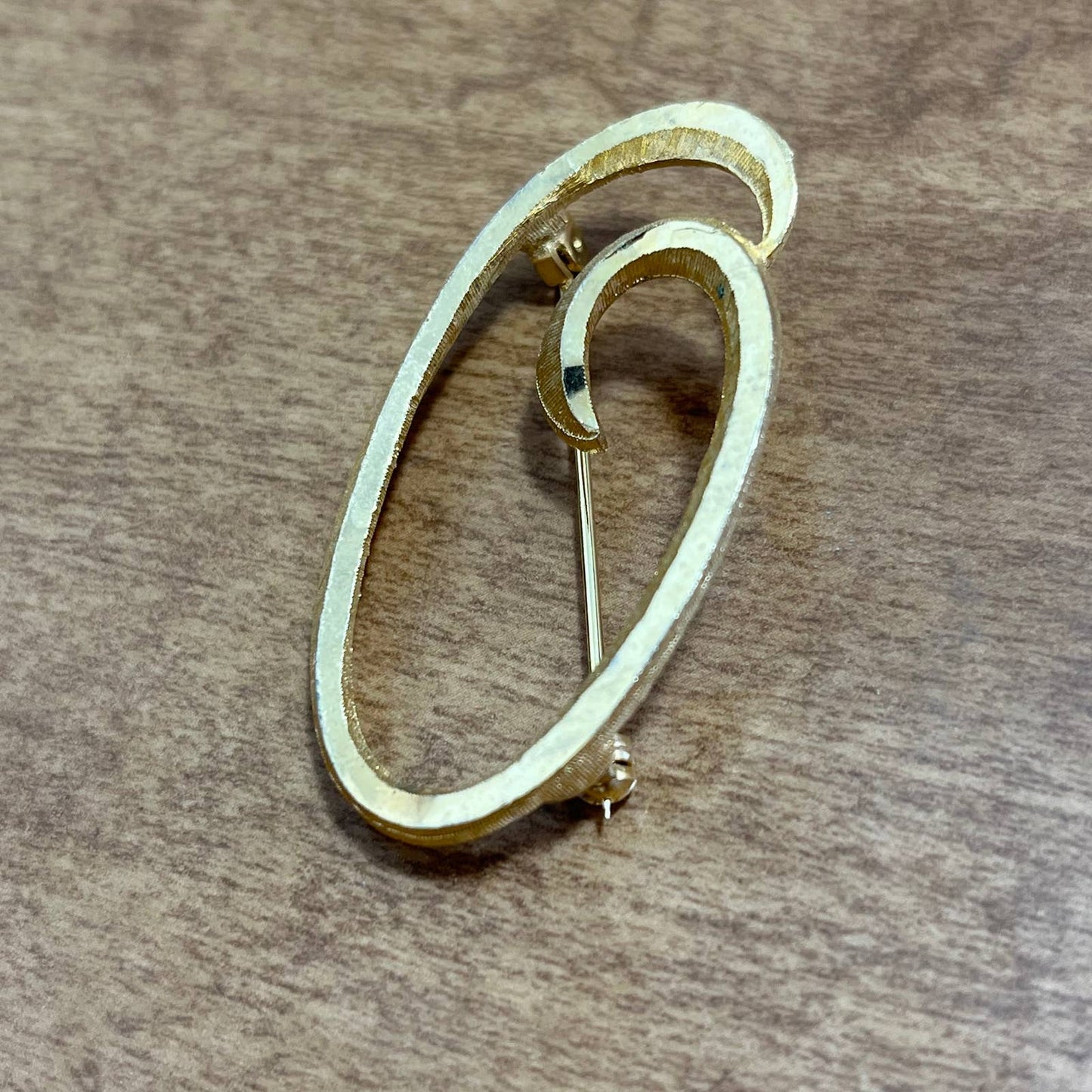 Vintage MCM Manselle Brooch Pin Textured Brushed Gold Tone G Letter SE1