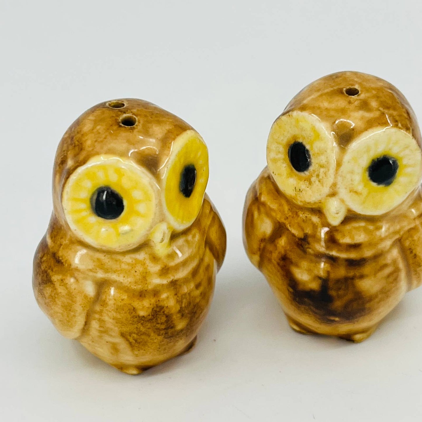 Vintage Set of 2 Ceramic Hand Painted Hoot Owl Salt and Pepper Shakers 1.75” TB8
