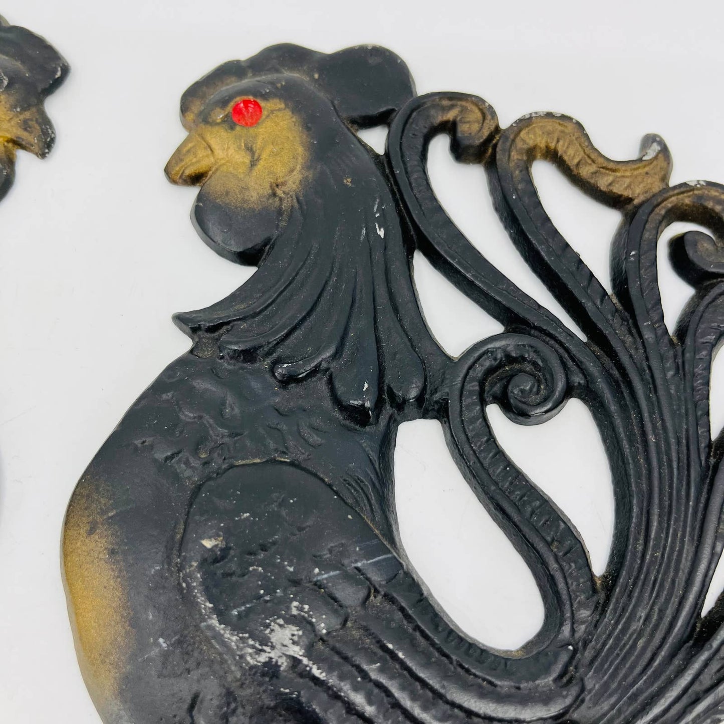 Vintage Painted Cast Metal Roosters Decor Wall Plaque Chicken Barn Decor 7” TC7