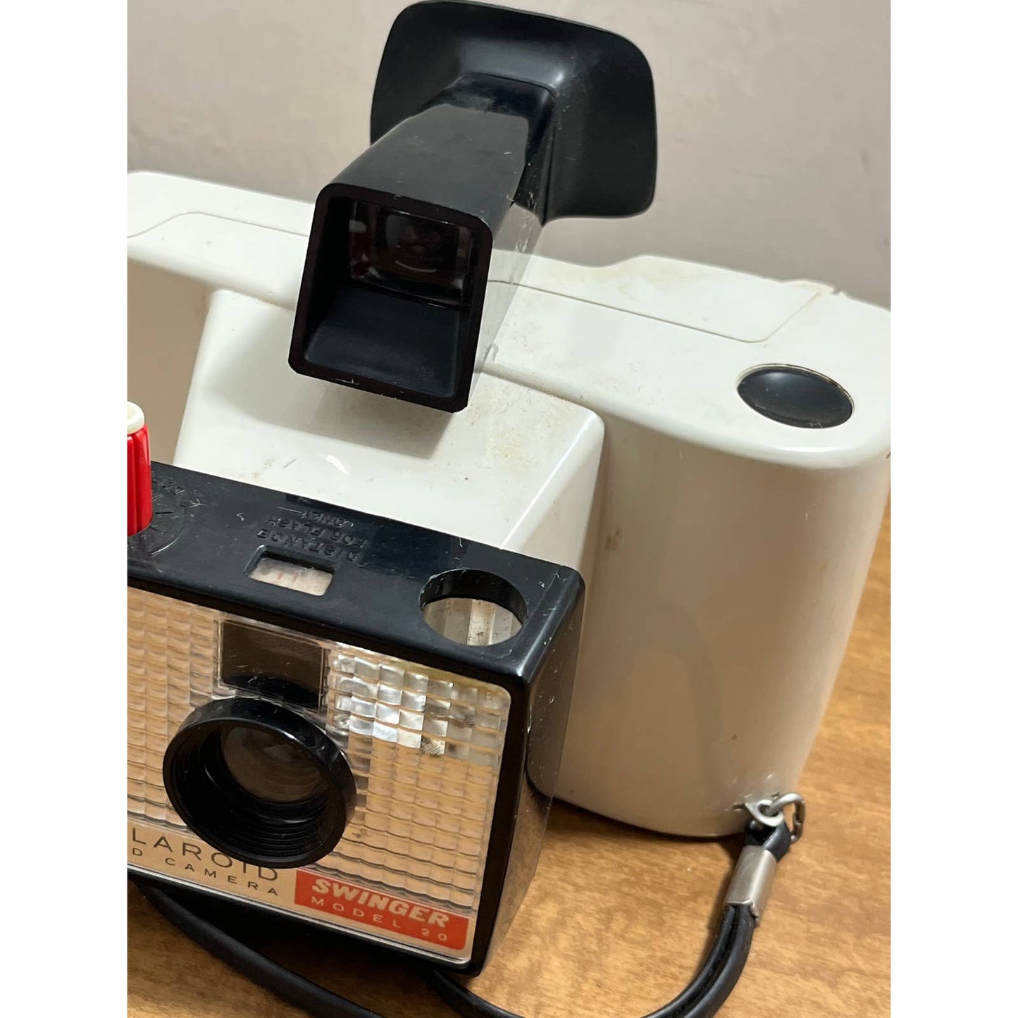 Vintage Polaroid Swinger Model 20 Land Camera Instant Camera w/ Strap TB8