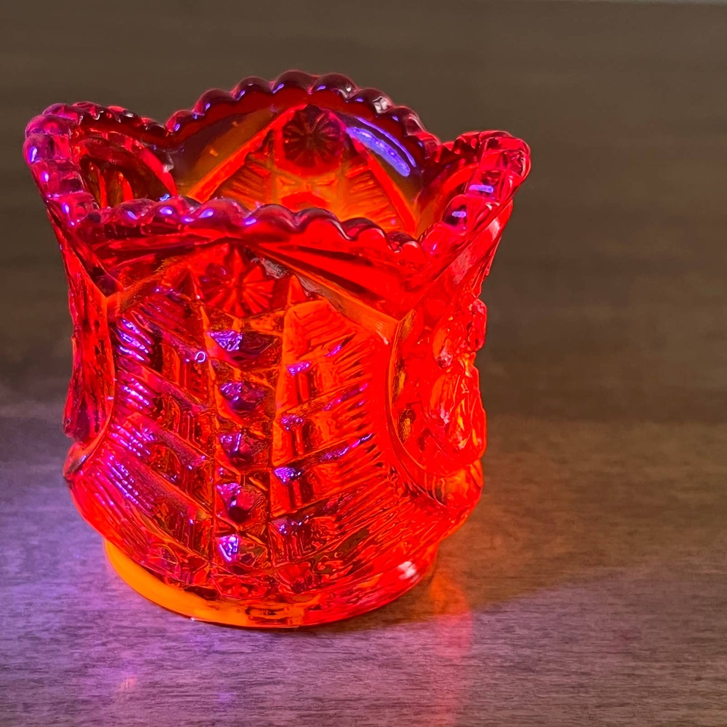 Vintage L.E. Smith Heirloom Chimo Glass Amberina Toothpick Holder GLOWS TA8