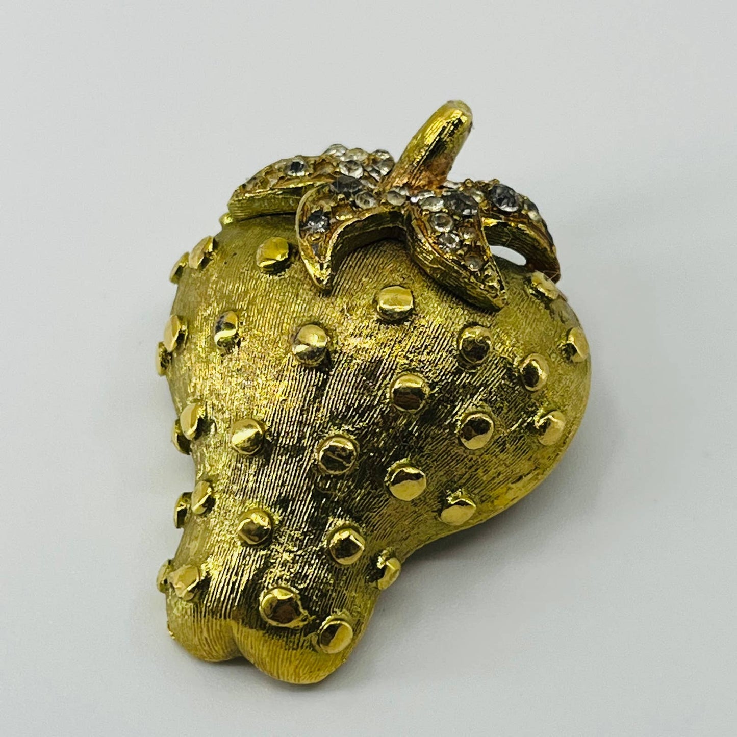 Vintage Textured Strawberry Rhinestone Gold Tone Brooch SB2
