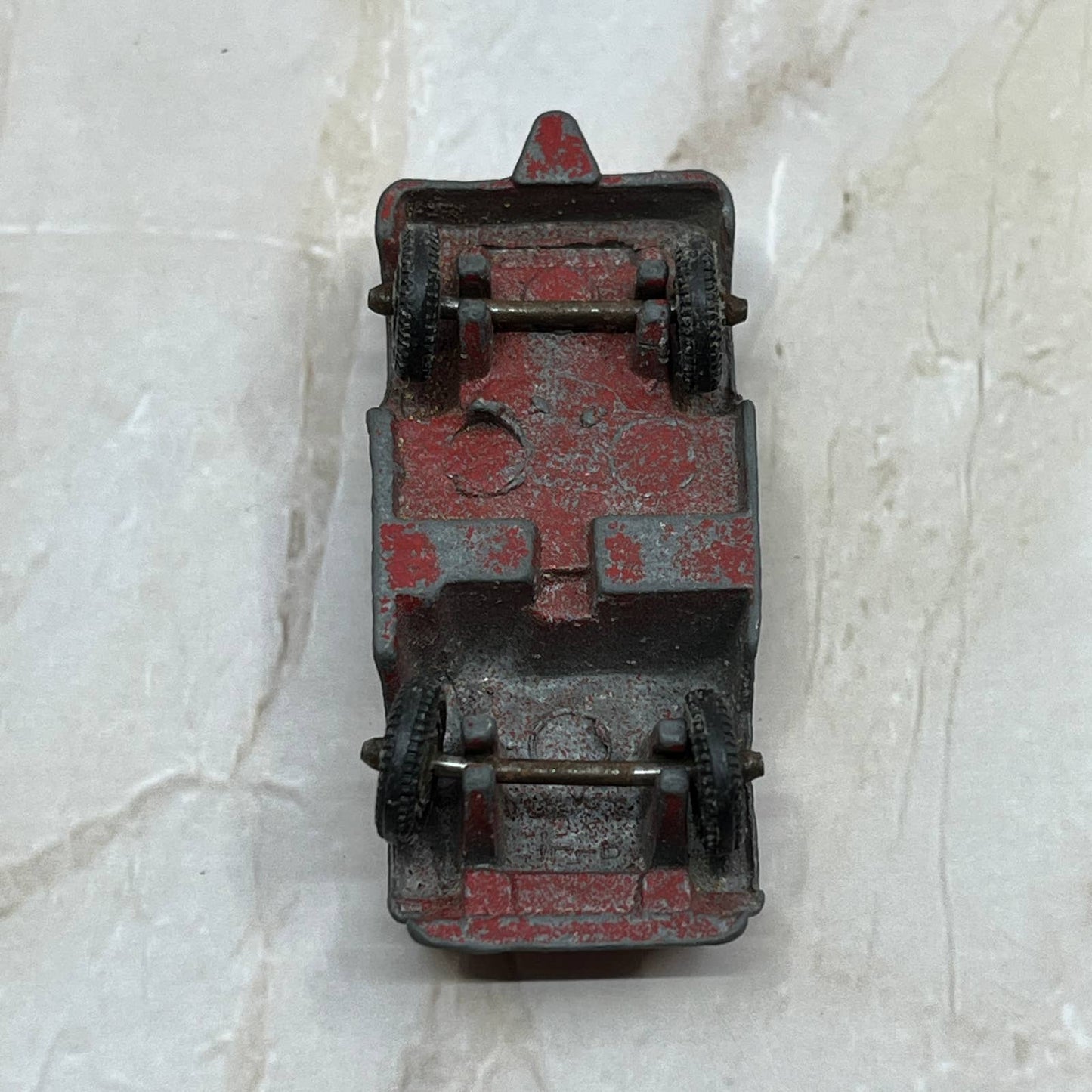 1950s Metal Tootsietoy Army Jeep Light 2 1/4" Long Red TI7-S1