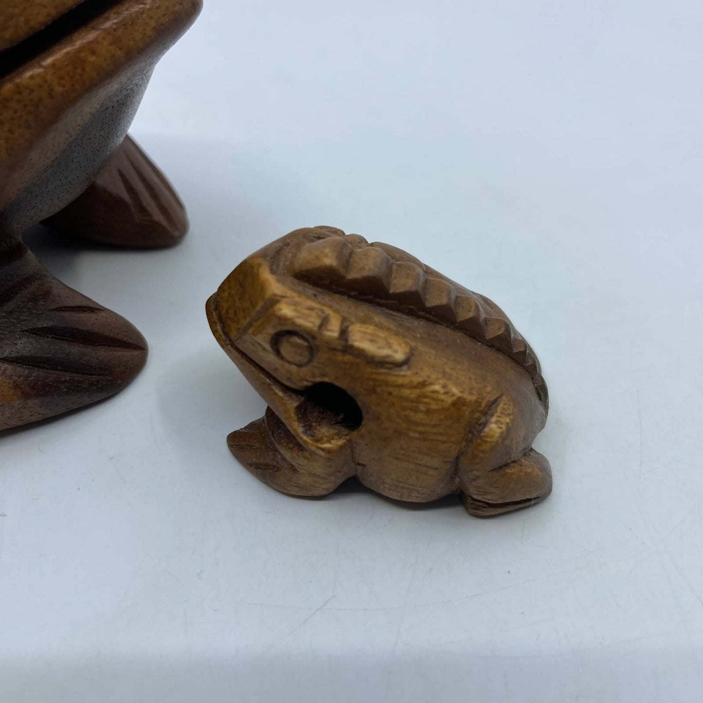 Vtg Folk Art Carved Wood Croaking Frogs Musical Instrument 6" & 2" Thailand TH8