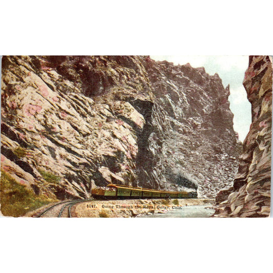 Train Going through the Royal Gorge, Colorado Original Postcard TK1-29