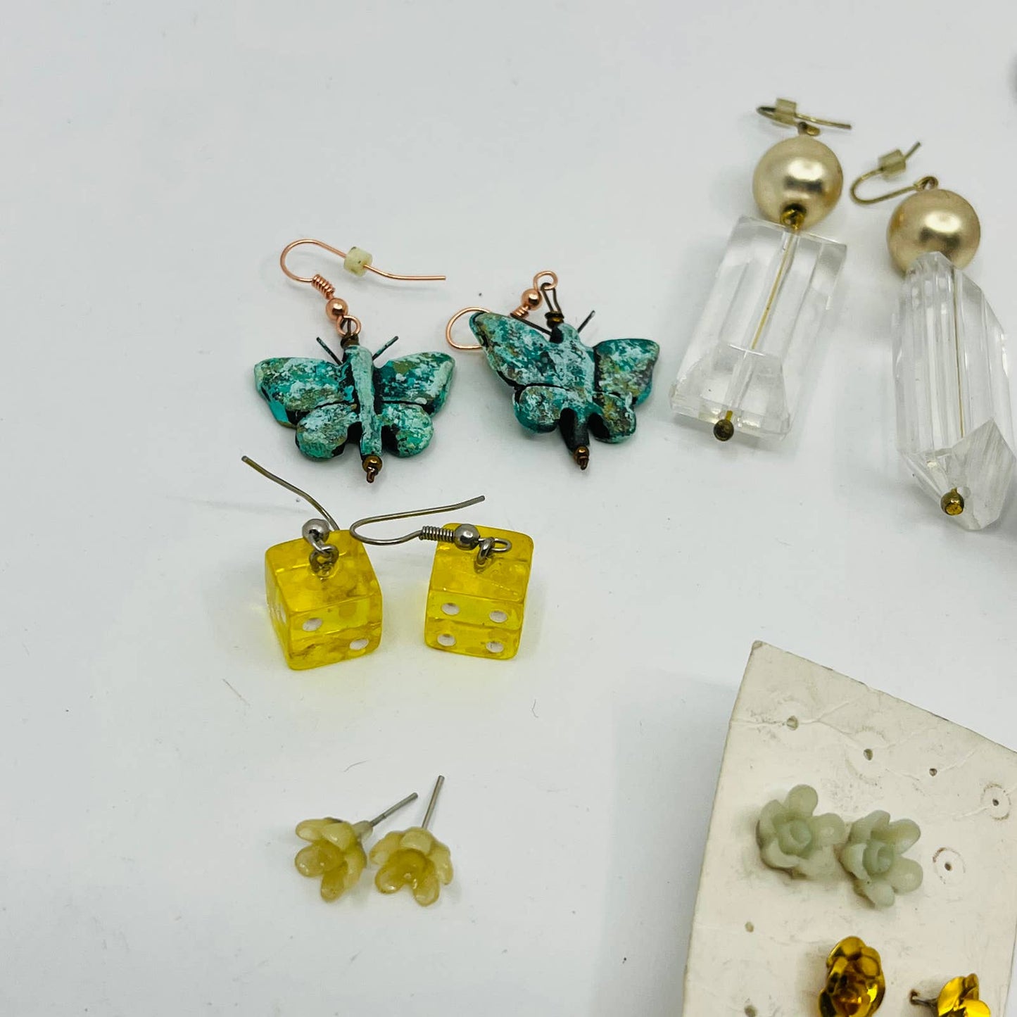Vintage Lot of 17 Pairs of Costume Jewelry Earrings Earrings SB7