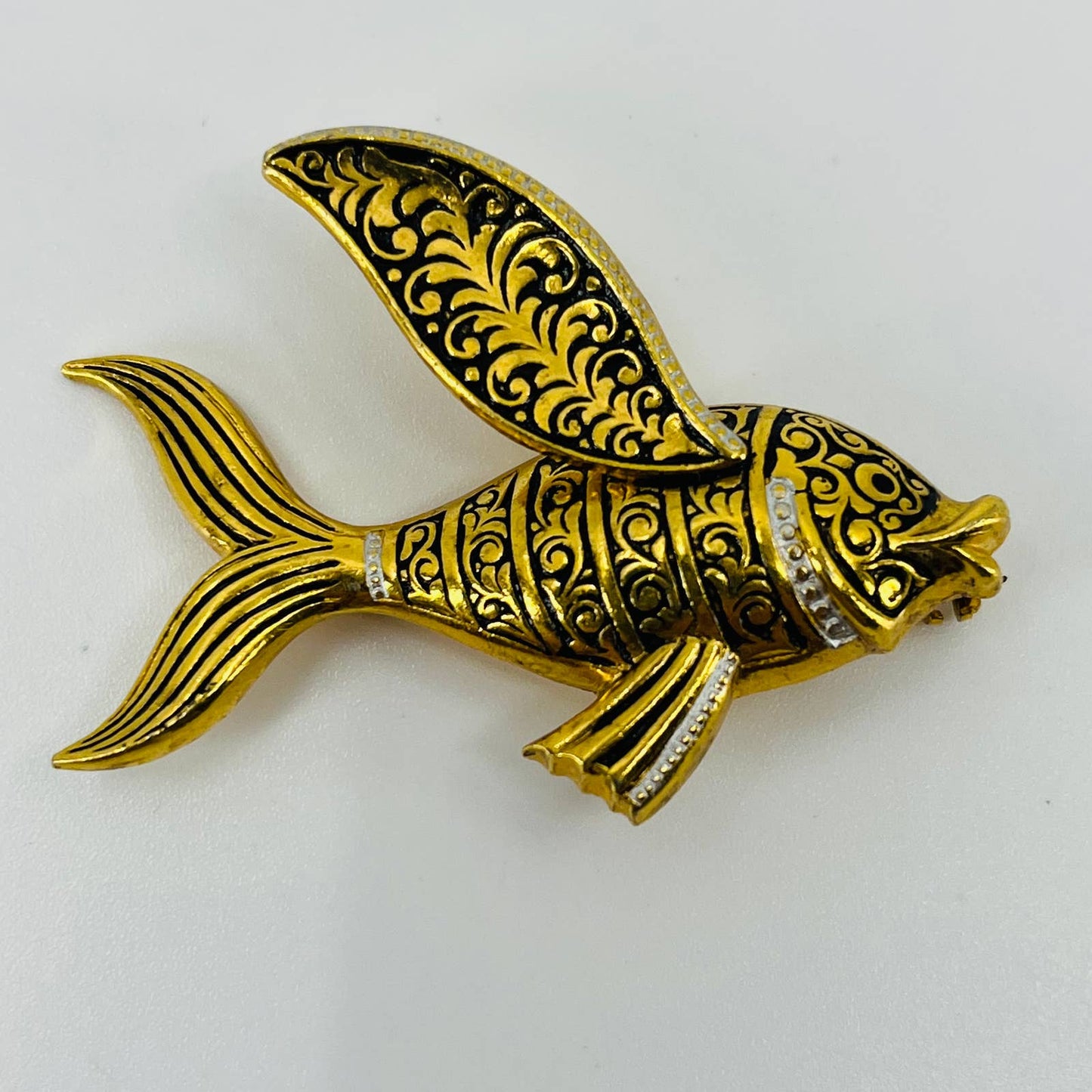VTG Oriental Asian Koi Fish & Hook Pin Brooch Gold Tone Enamel Inlay SB2