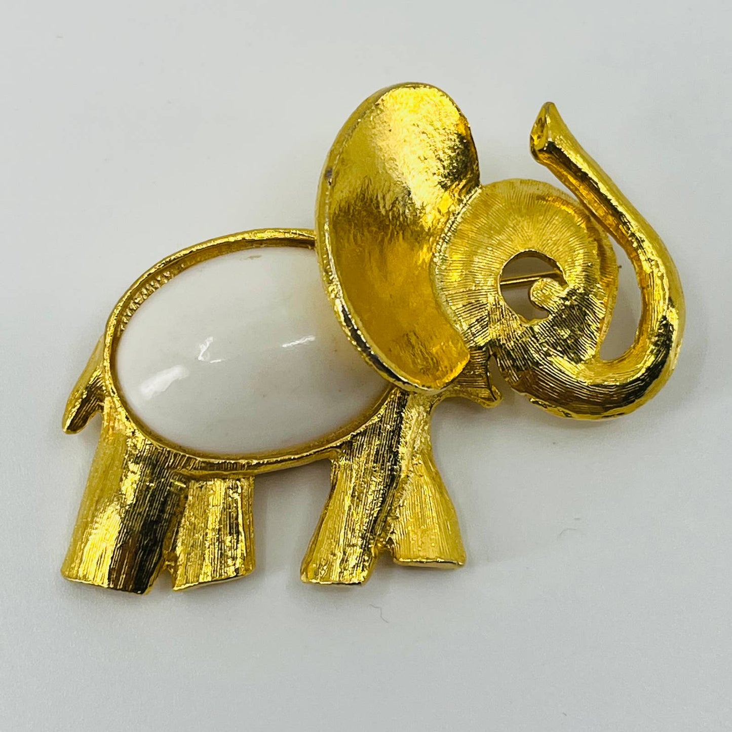 Vintage MCM Elephant Brooch Gold Tone White Enamel SA6