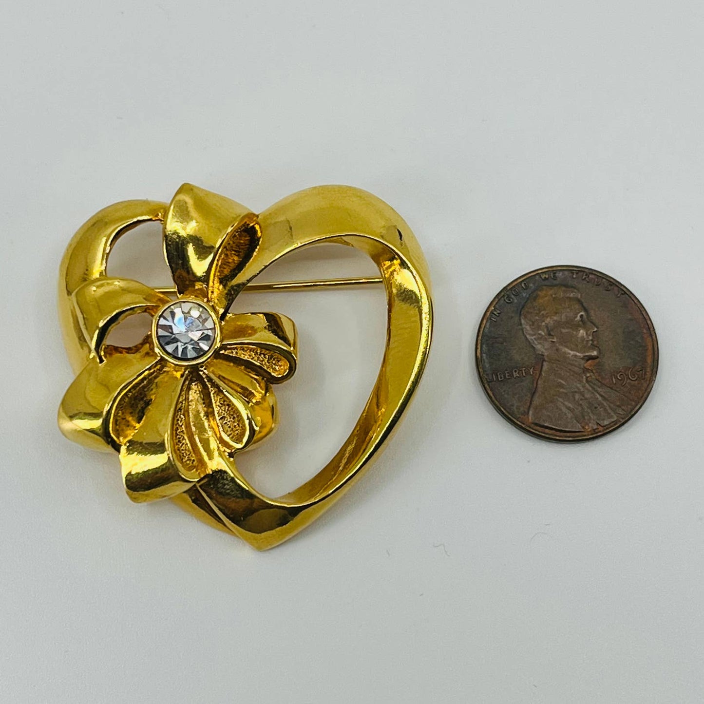 Vintage MCM Heart Ribbon Rhinestone Brooch Gold Tone SA6