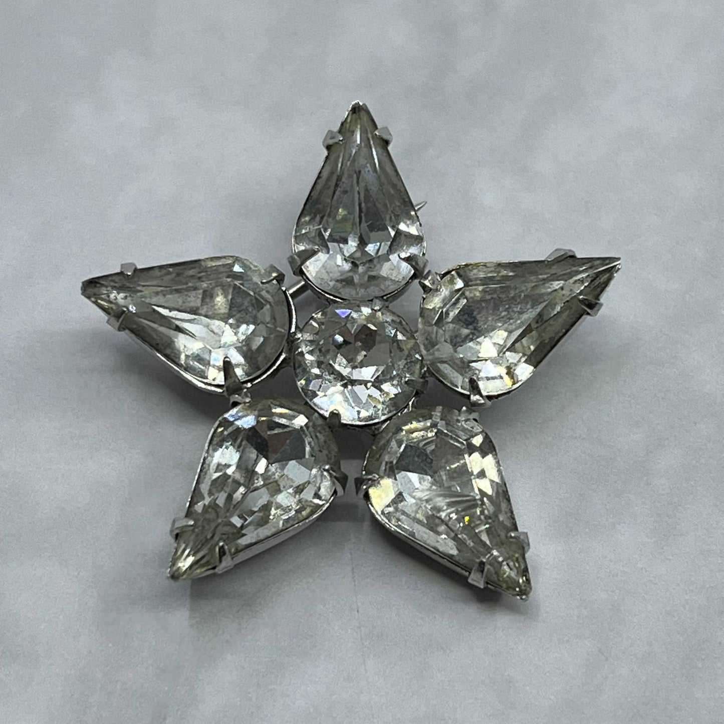 1960s Clear RHINESTONE Star Silver Tone Brooch Pin Costume Jewelry SE6