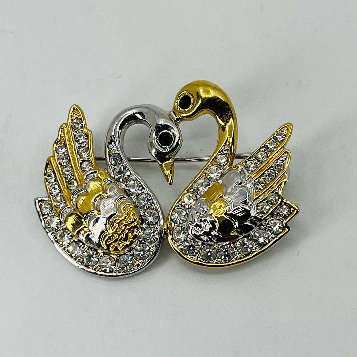 Vintage Swans Gold Tone Sparkling Rhinestone Brooch Pin SB7