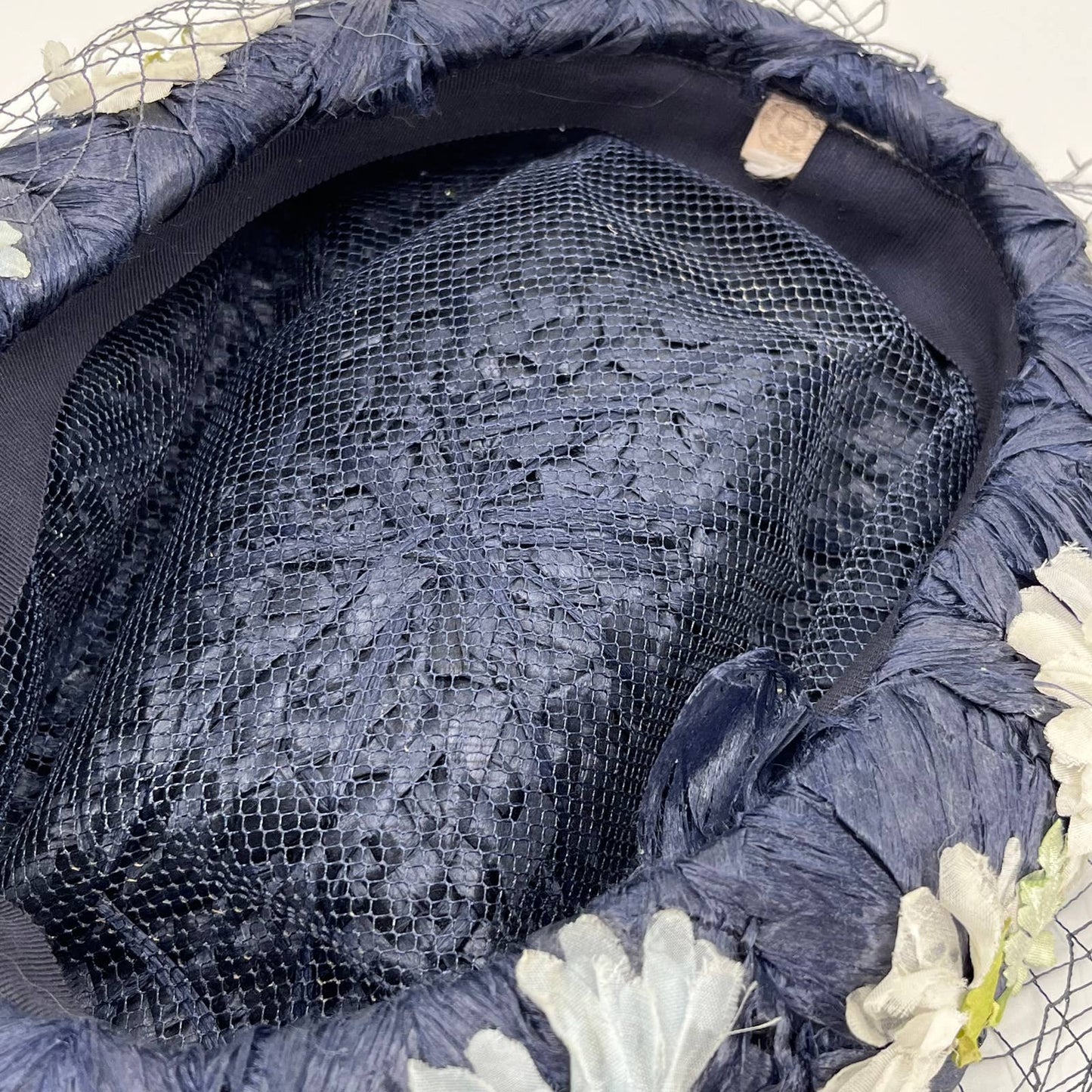 Vintage Woman’s Navy Blue Straw Cocktail Fascinator Pillbox Hat Netting HB1