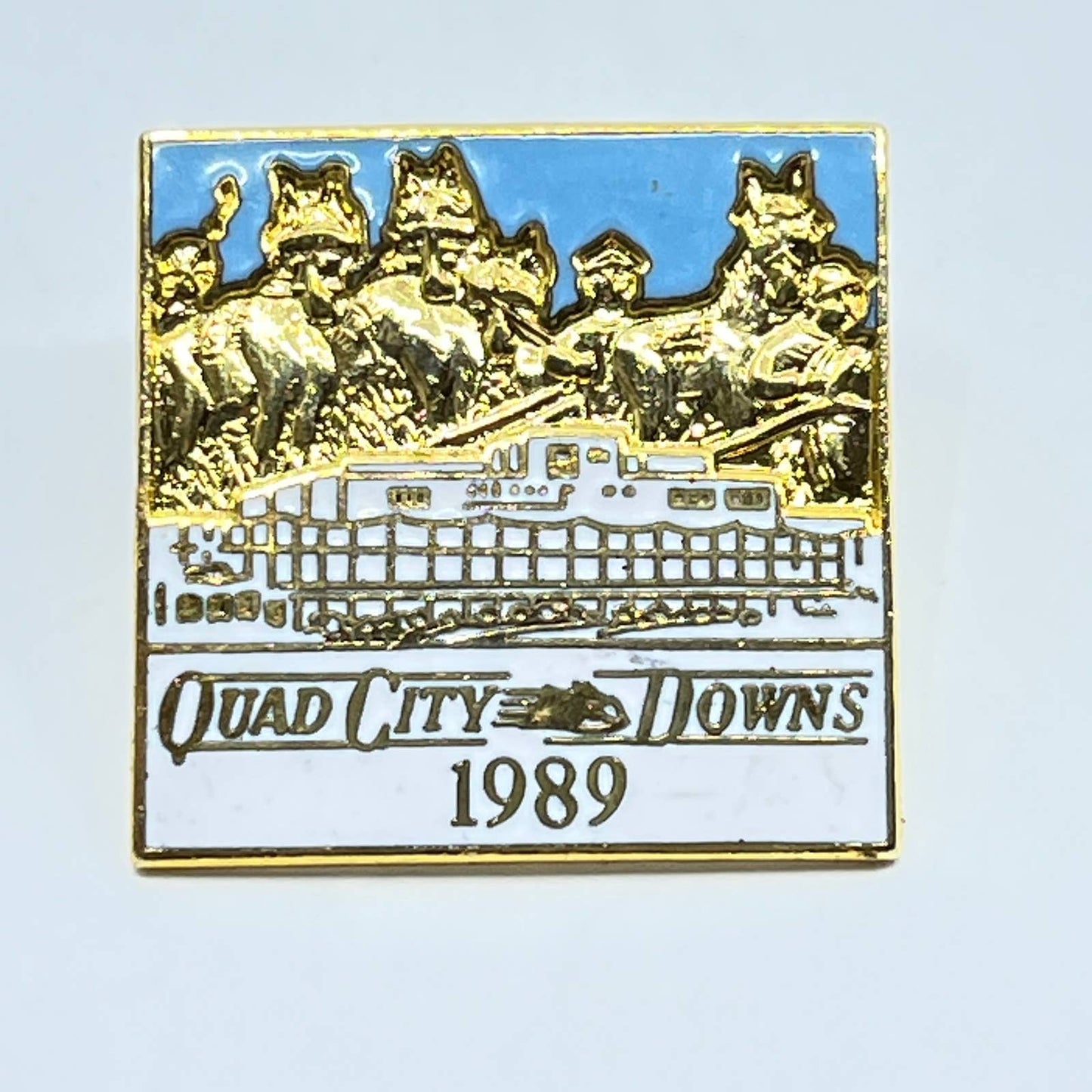 VTG 1989 Quad City Downs Racetrack East Moline IL Pin Button SE1