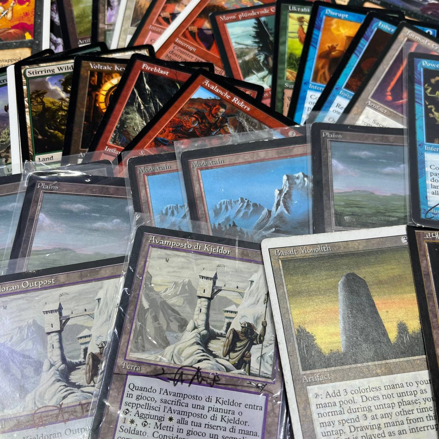 HUGE Collection of Vintage Magic The Gathering MTG Cards Mostly 90s Era