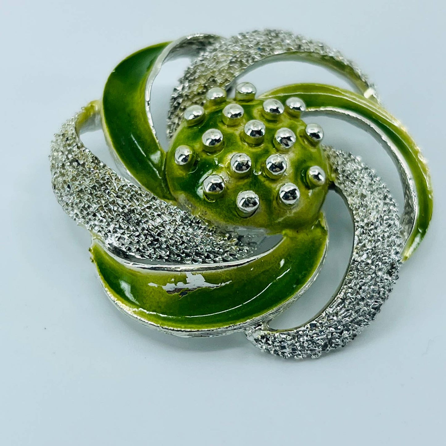 1960s Green Enamel Hobnail Textured Silver Tone Swirl Brooch SB2