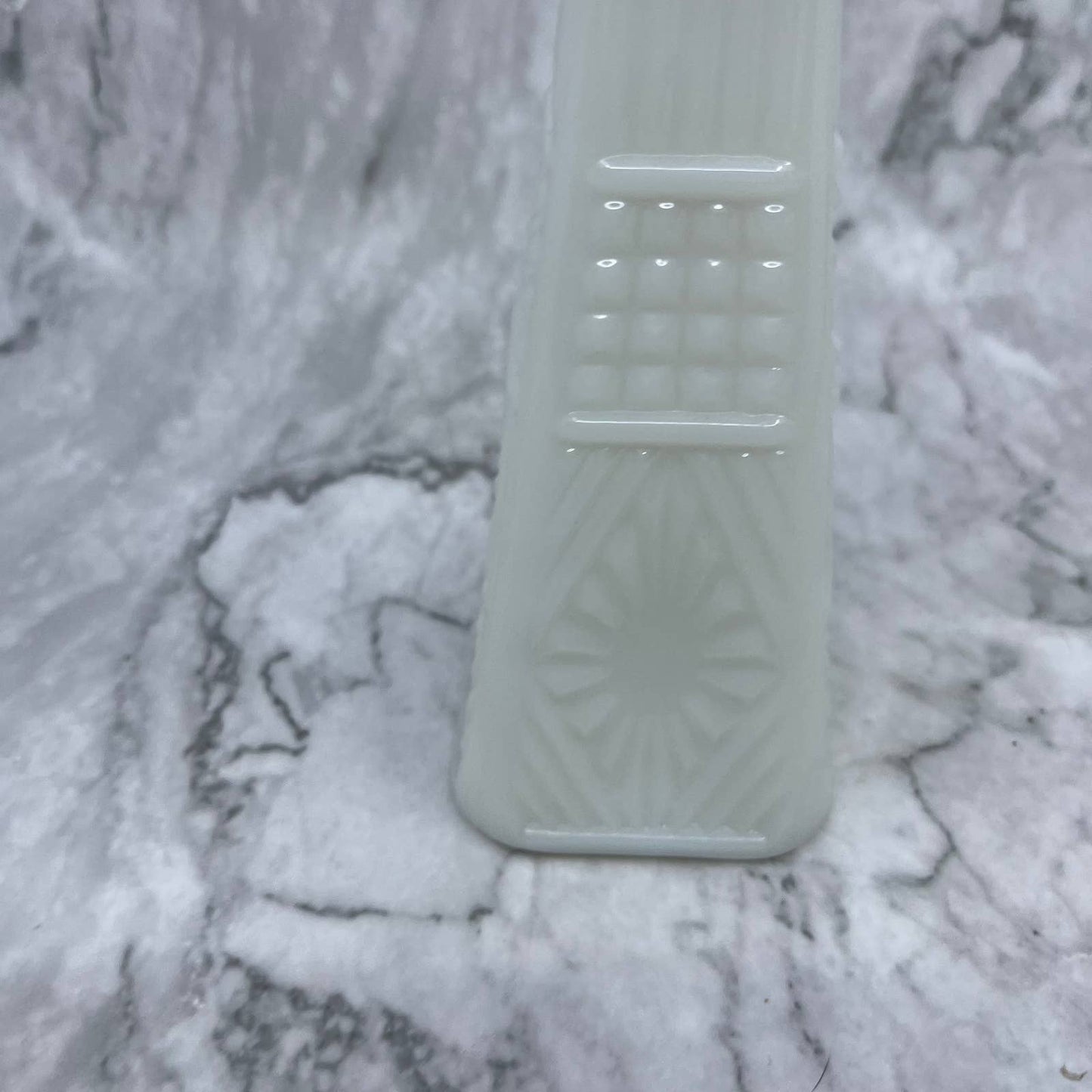 Vintage Jeanette White Wedding Milk Glass Vase 8 3/4” X 2 3/4” TE4