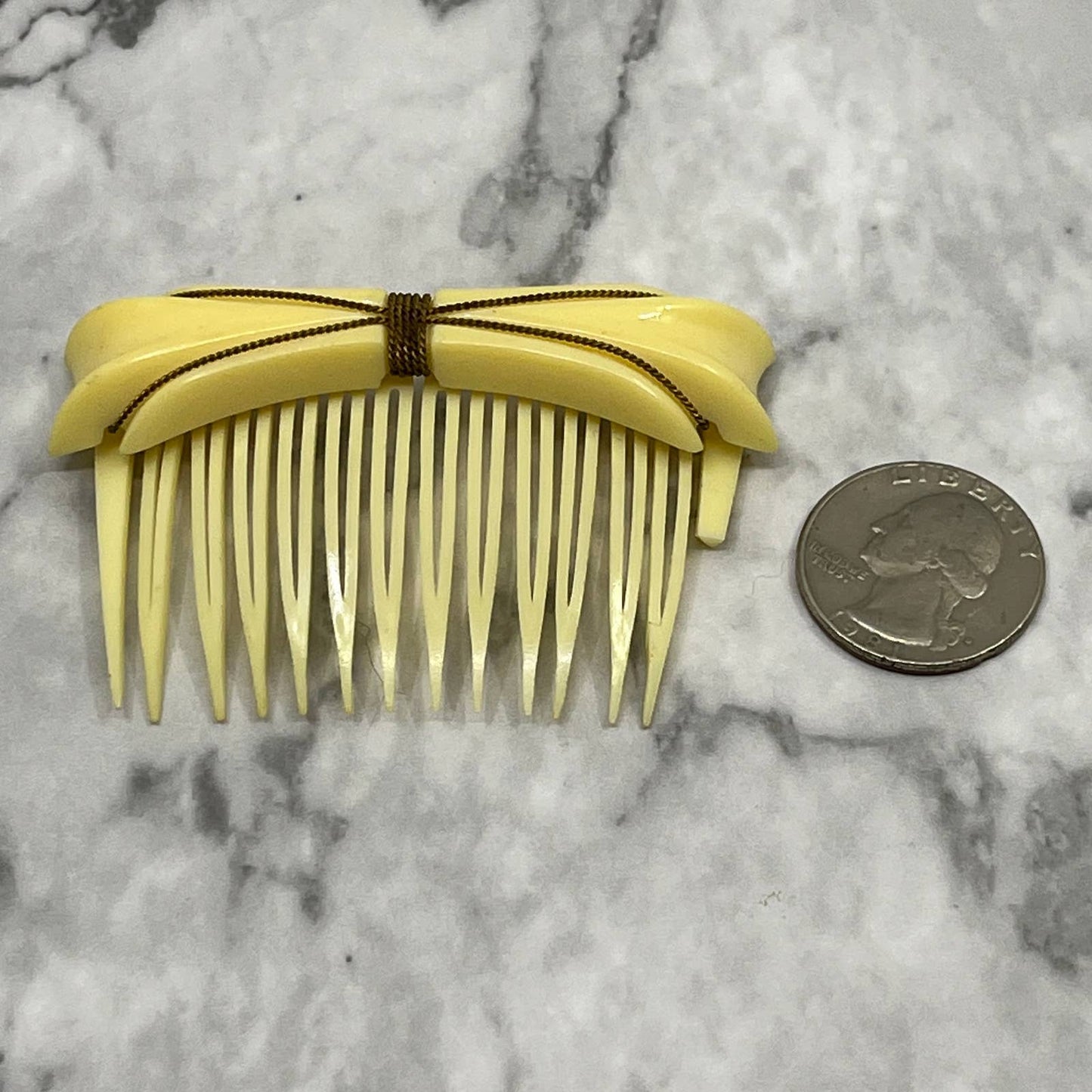 Vintage Art Deco Hair Side Comb Cream Filagree Bow Embellished SA2