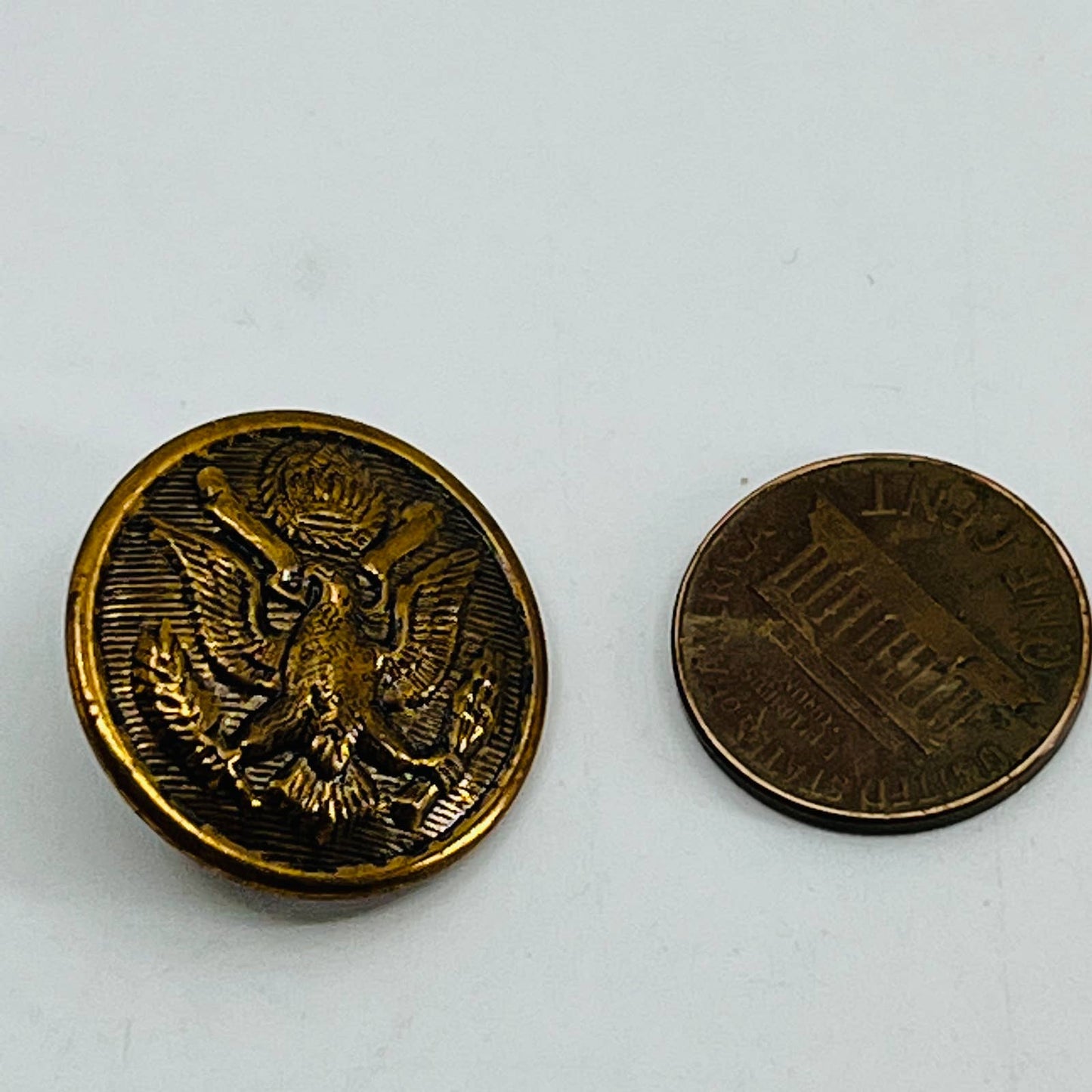 Vintage WWII US Army Brass Uniform Button SB5-21